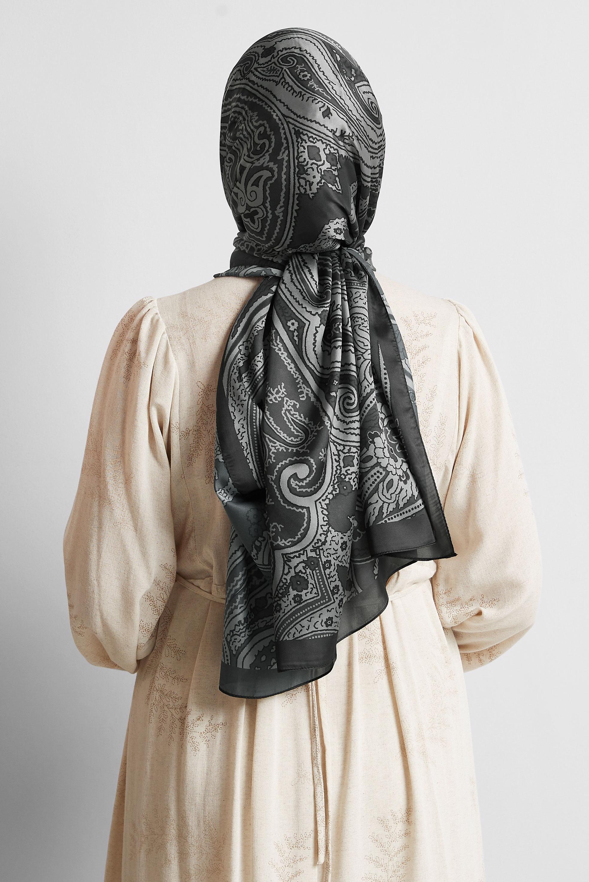 Tesettür giyim GRİ ALVİNA ETNİK DESENLİ ŞAL 8553