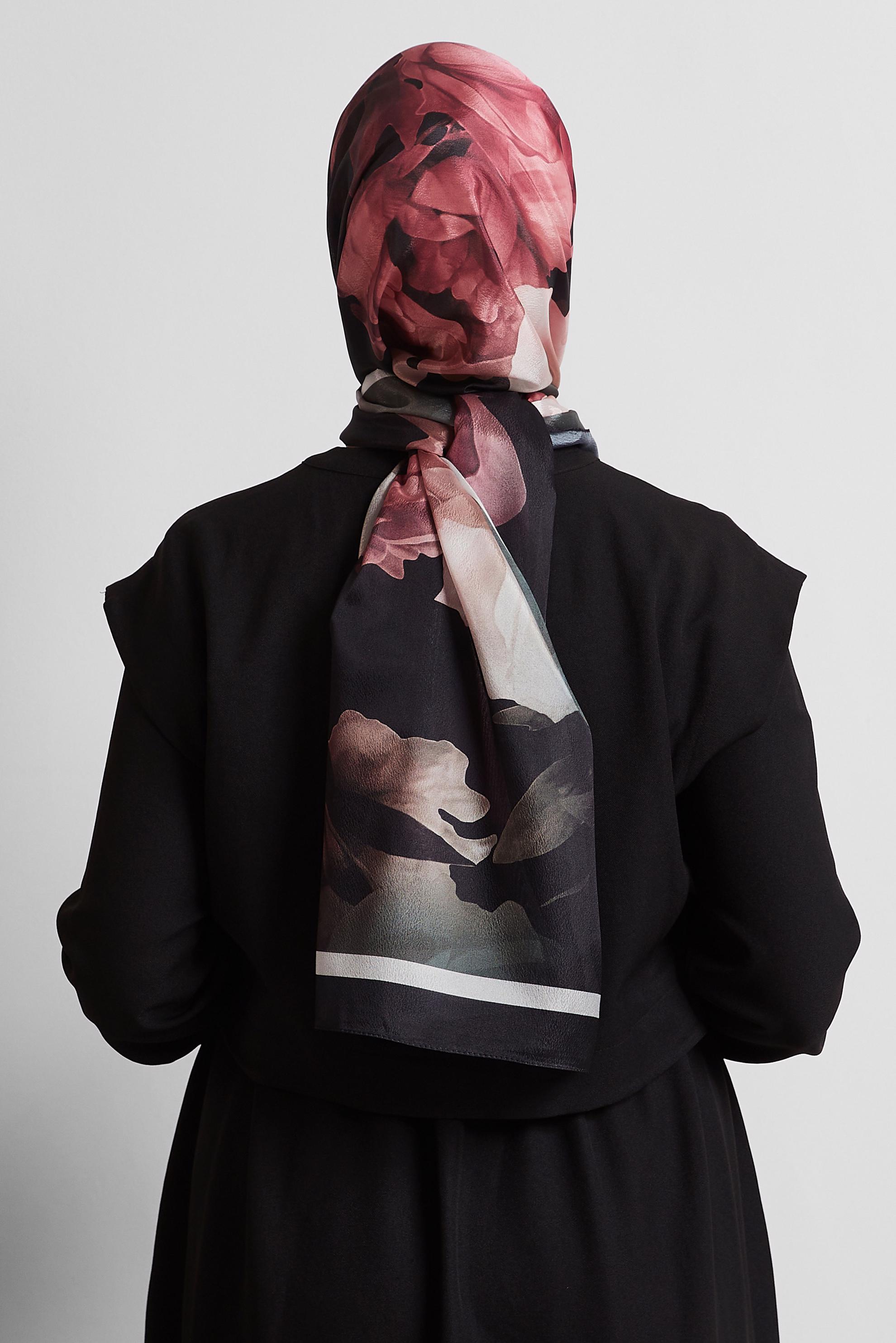 Tesettür giyim VİZON ALVİNA ÇİÇEK DESENLİ VUAL ŞAL 8575