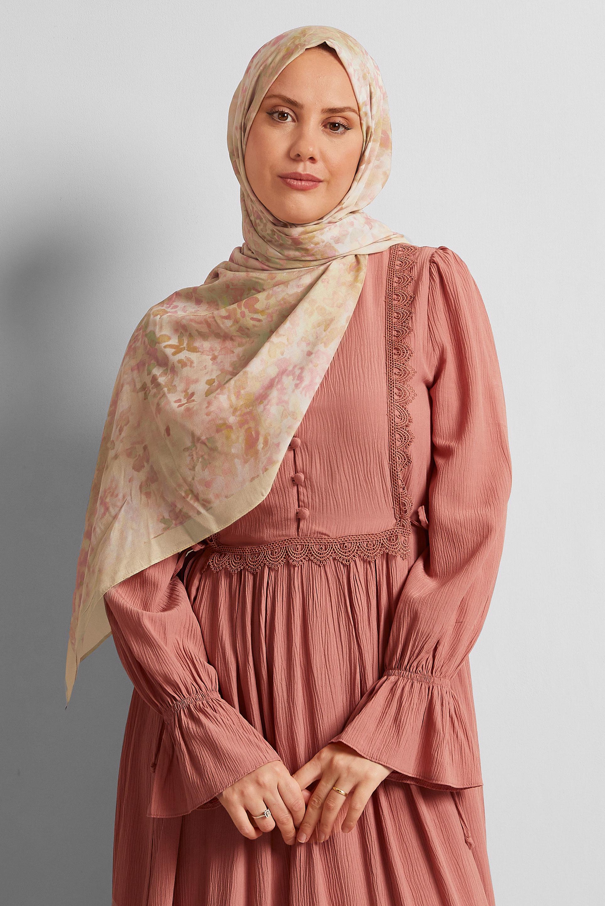 Tesettür giyim BEJ ALVİNA VİSKON ŞAL 8579