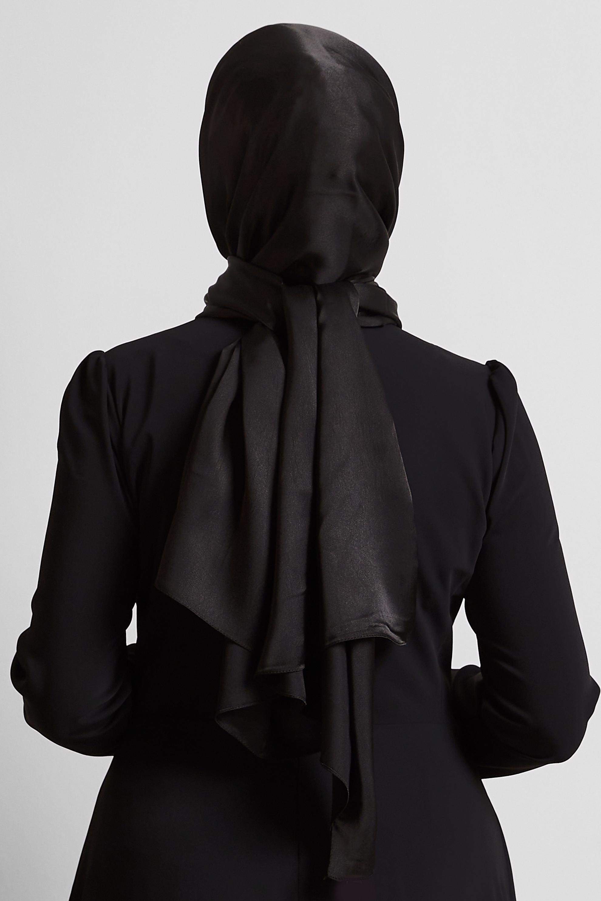 Tesettür giyim SİYAH ALVİNA SATEN ŞAL 8570