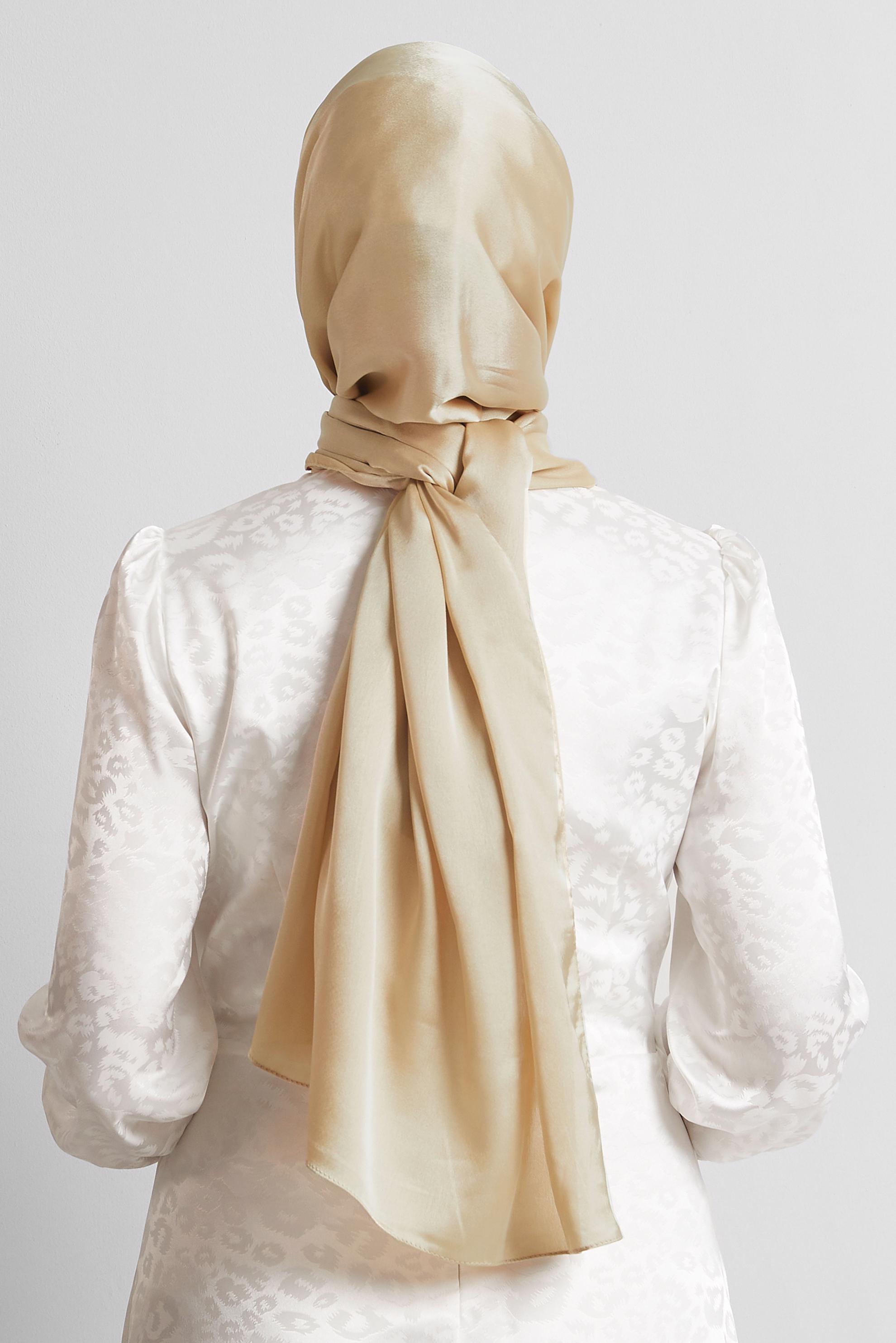 Tesettür giyim BEJ ALVİNA SATEN ŞAL 8570