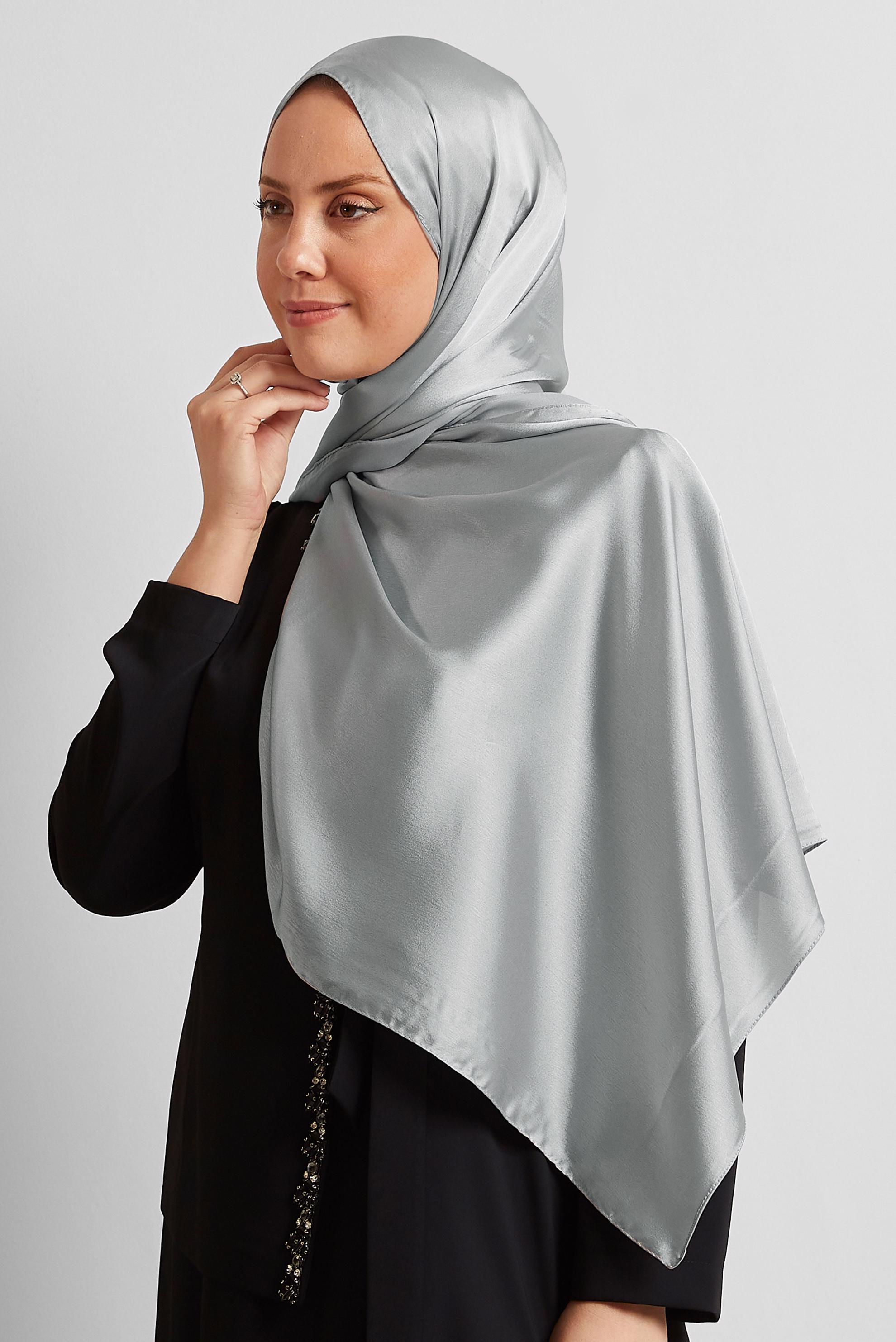 Vêtements hijab GRIS CHÂLE EN SATIN ALVINA 8570