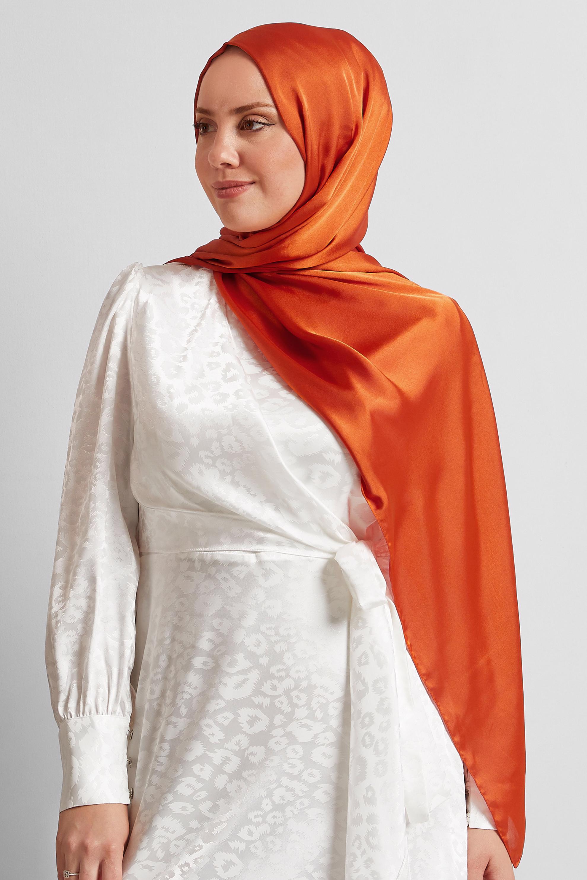 Tesettür giyim TURUNCU ALVİNA SATEN ŞAL 8570