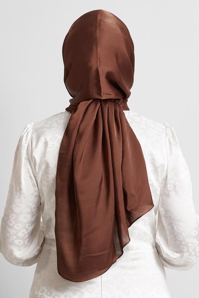 Vêtements hijab BRUN CHÂLE EN SATIN ALVINA 8570 - ALVİNA