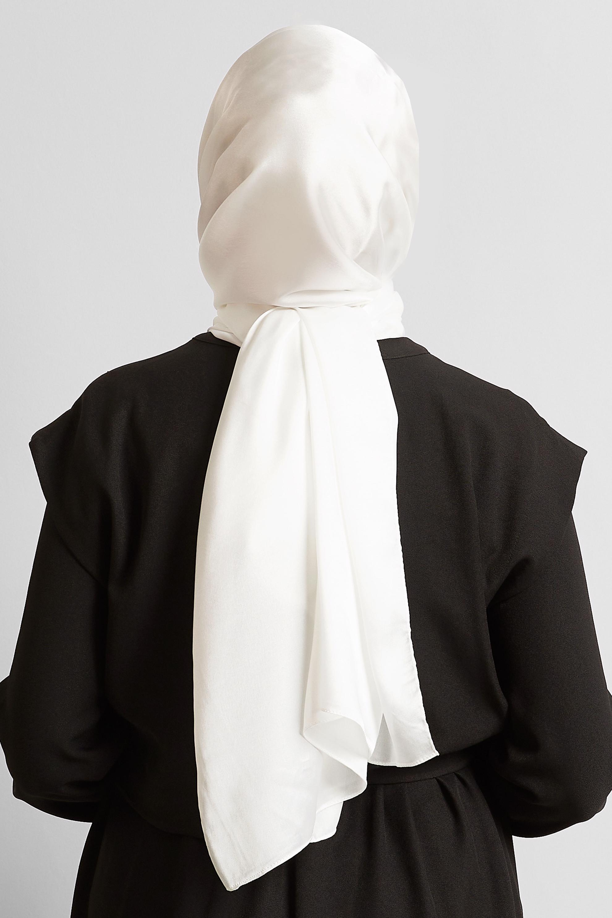 Vêtements hijab ÉCRUE CHÂLE EN SATIN ALVINA 8570