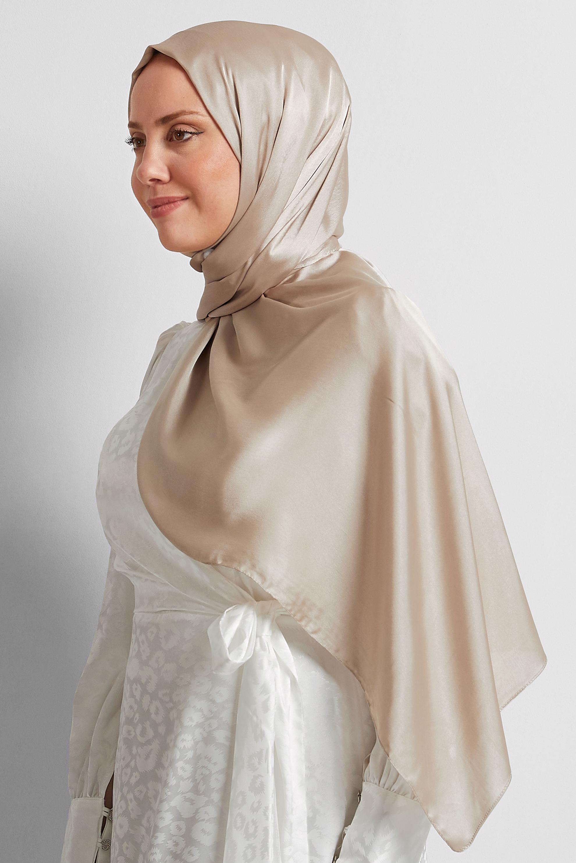 Vêtements hijab BEIGE CHÂLE EN SATIN ALVINA 8570