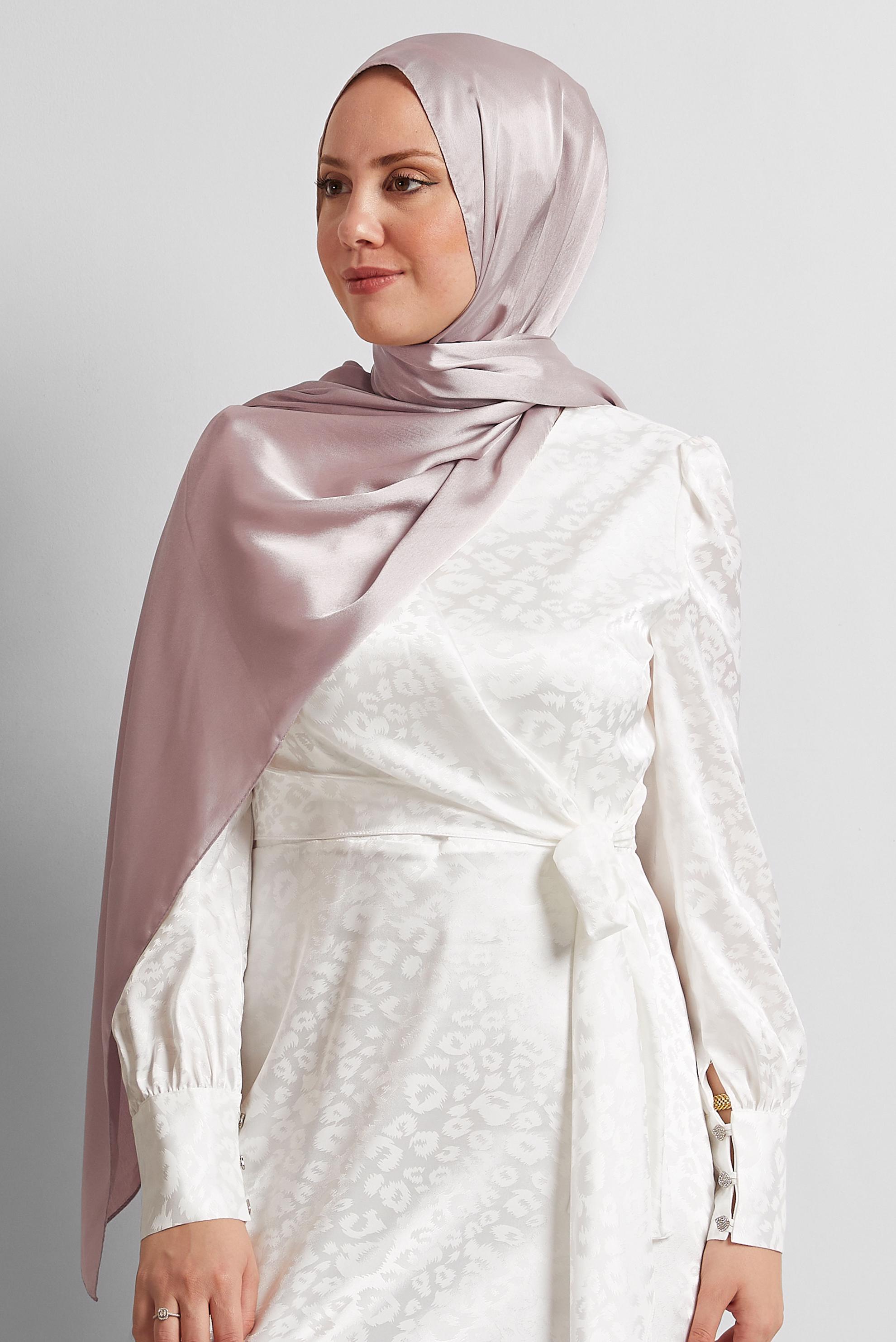 Vêtements hijab BEIGE CHÂLE EN SATIN ALVINA 8570