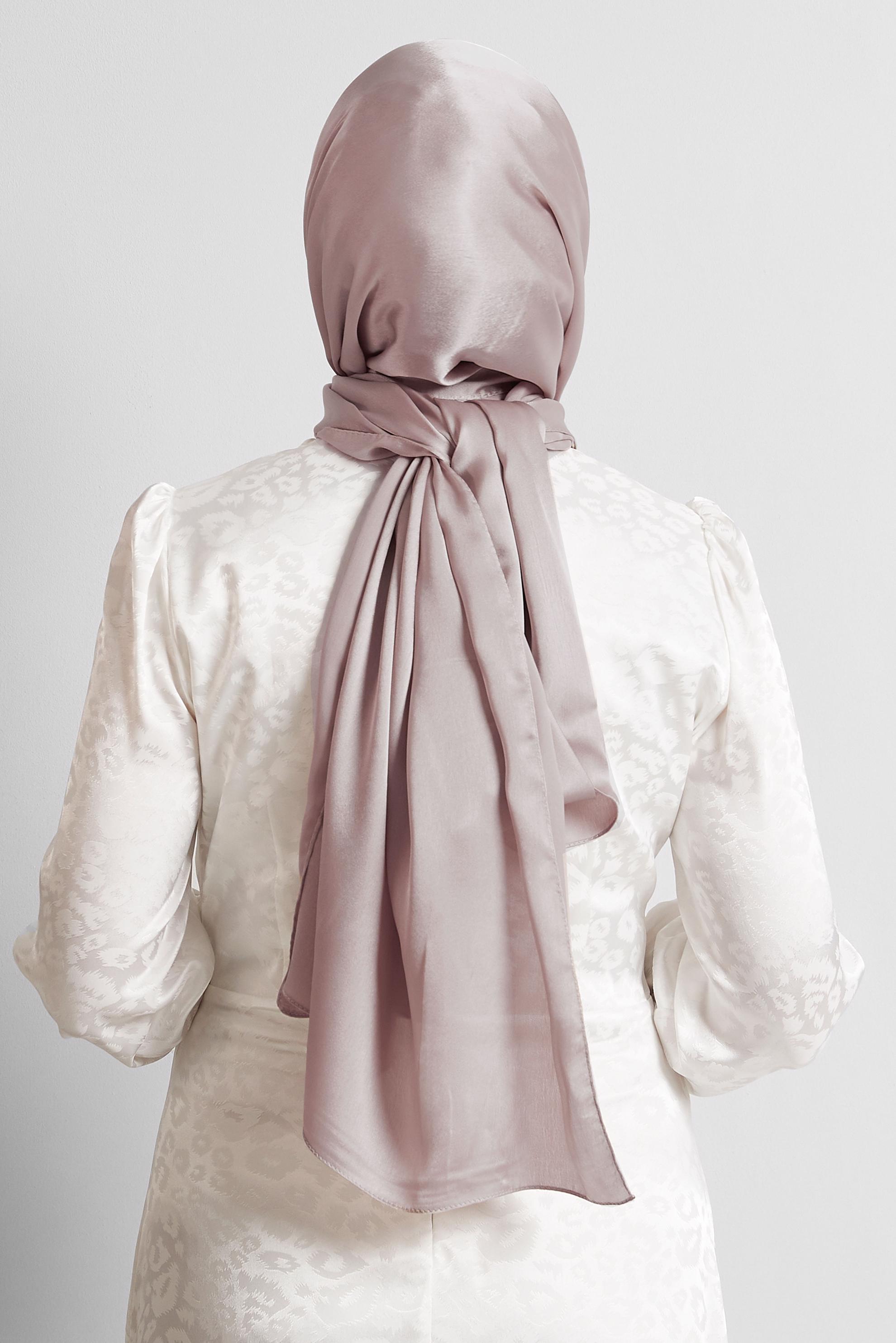 Vêtements hijab BEIGE CHÂLE EN SATIN ALVINA 8570