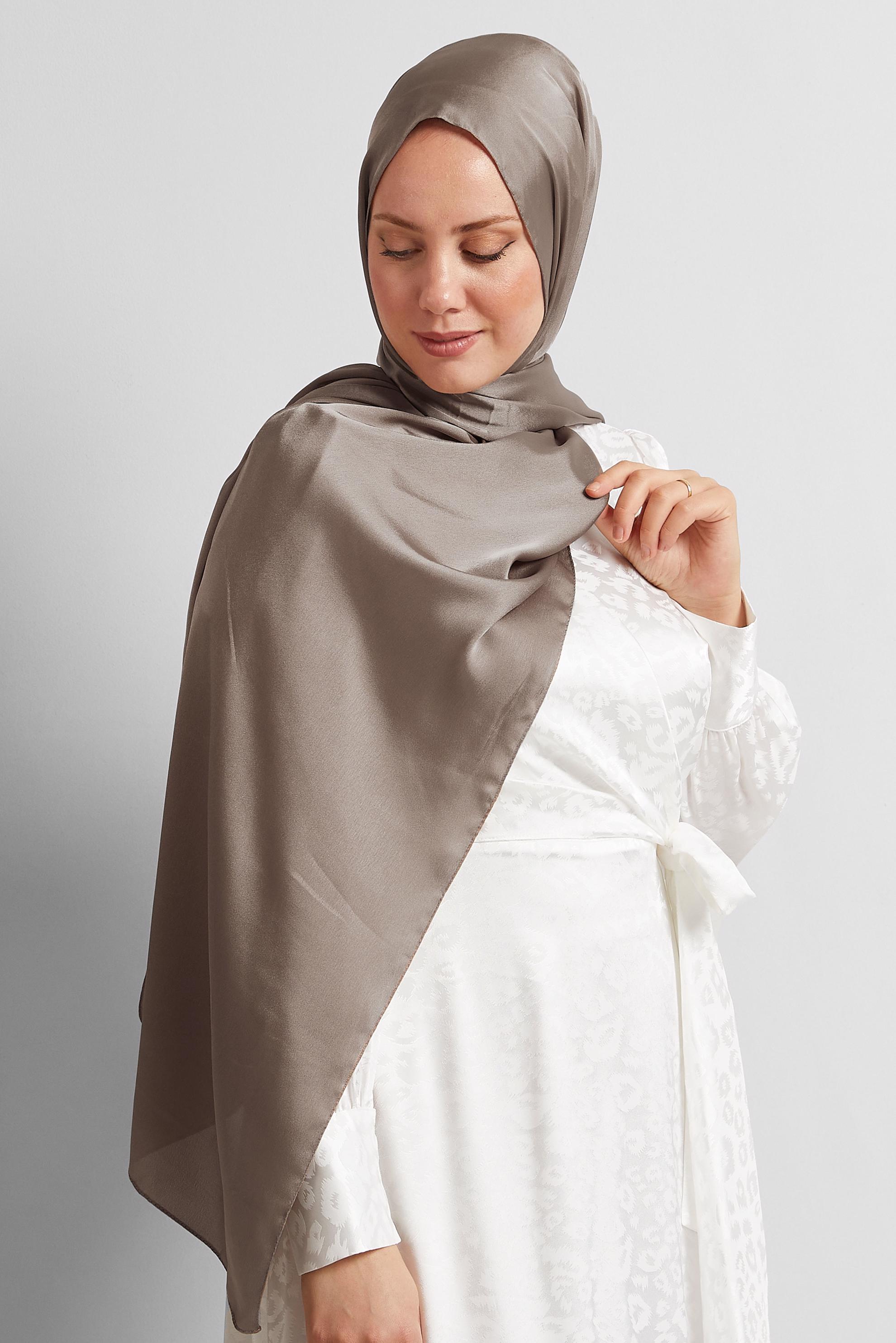 Tesettür giyim VİZON ALVİNA SATEN ŞAL 8570