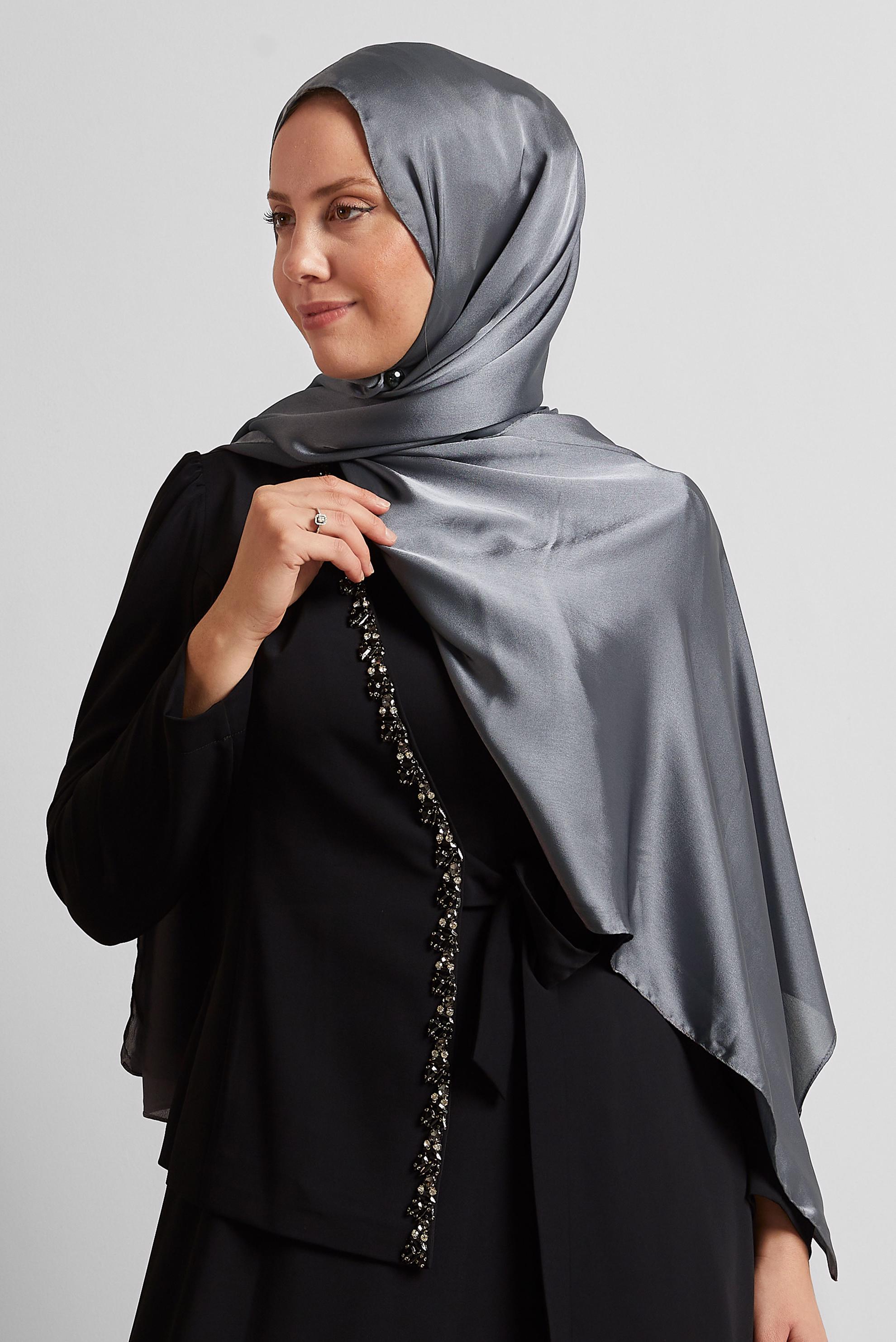 Tesettür giyim GRİ ALVİNA SATEN ŞAL 8570