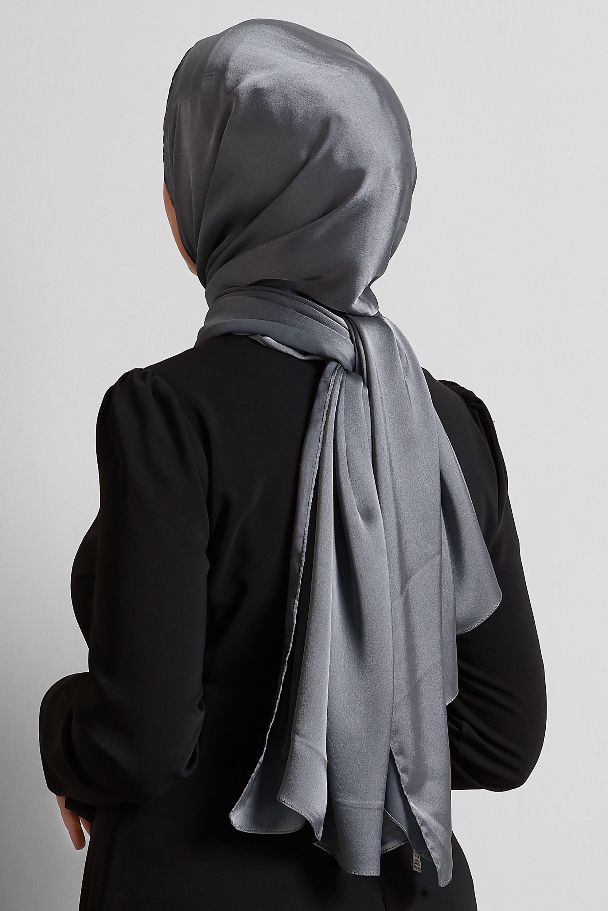 Tesettür giyim GRİ ALVİNA SATEN ŞAL 8570