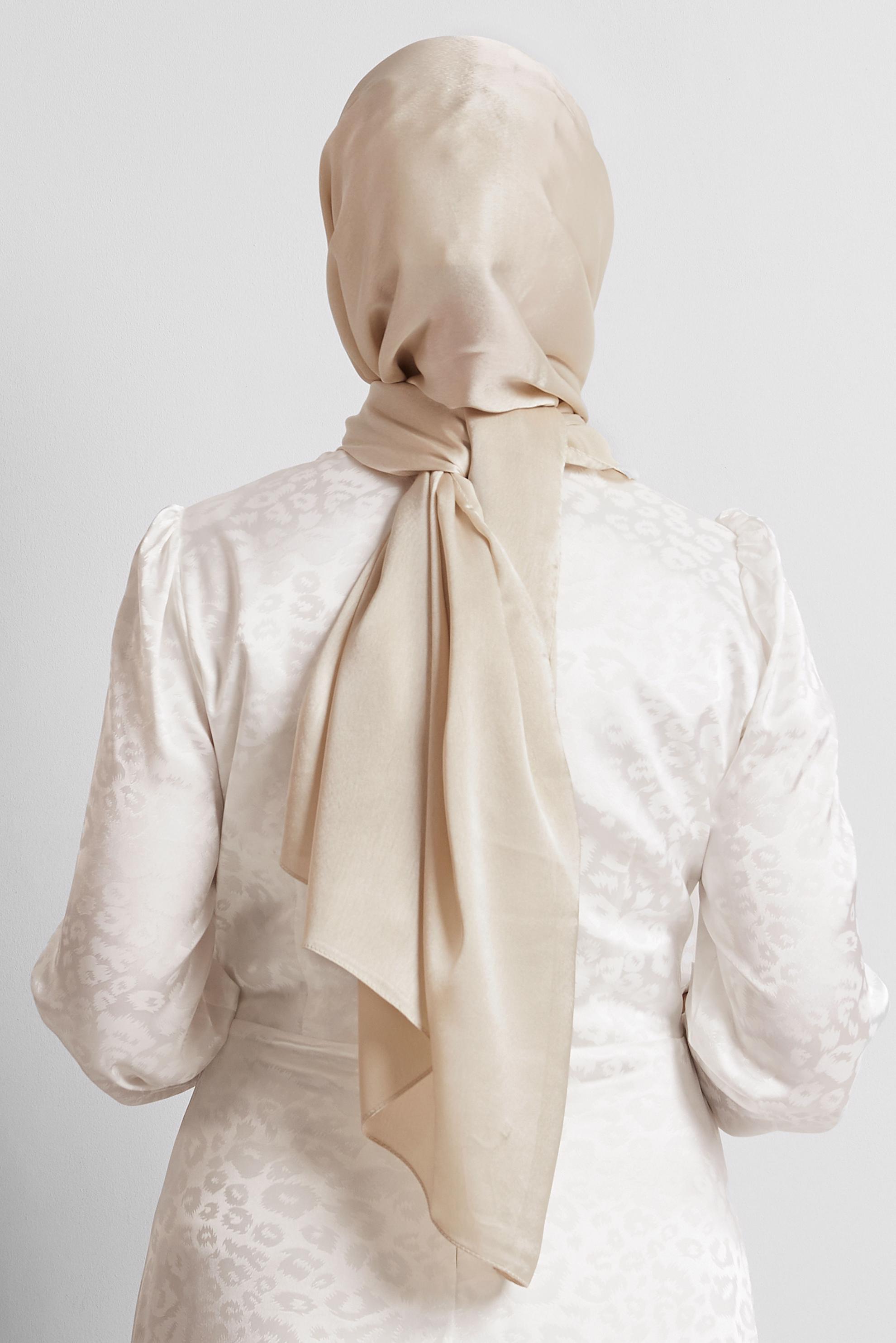 Tesettür giyim BEJ ALVİNA SATEN ŞAL 8570