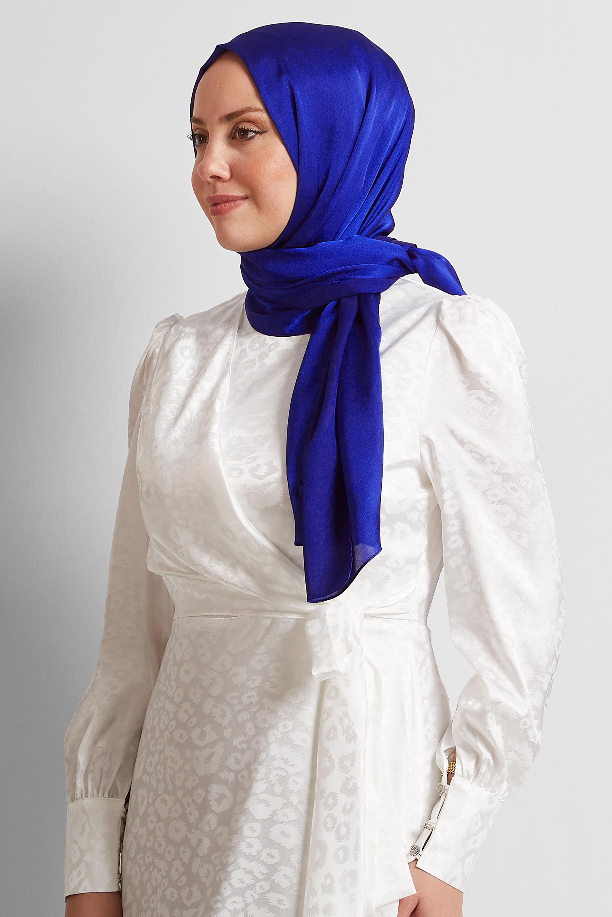 Vêtements hijab BLEU MARINE CHÂLE EN SATIN ALVINA 8570