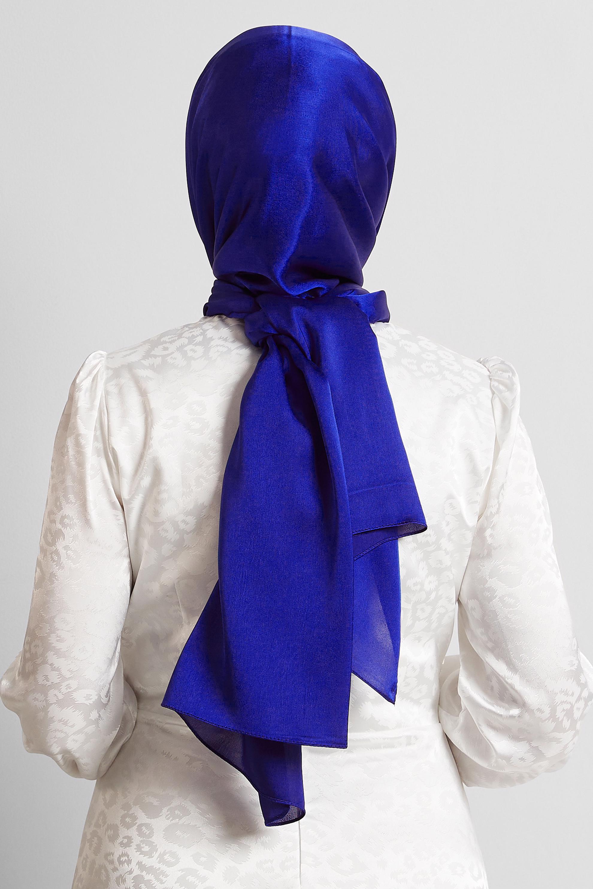 Vêtements hijab BLEU MARINE CHÂLE EN SATIN ALVINA 8570