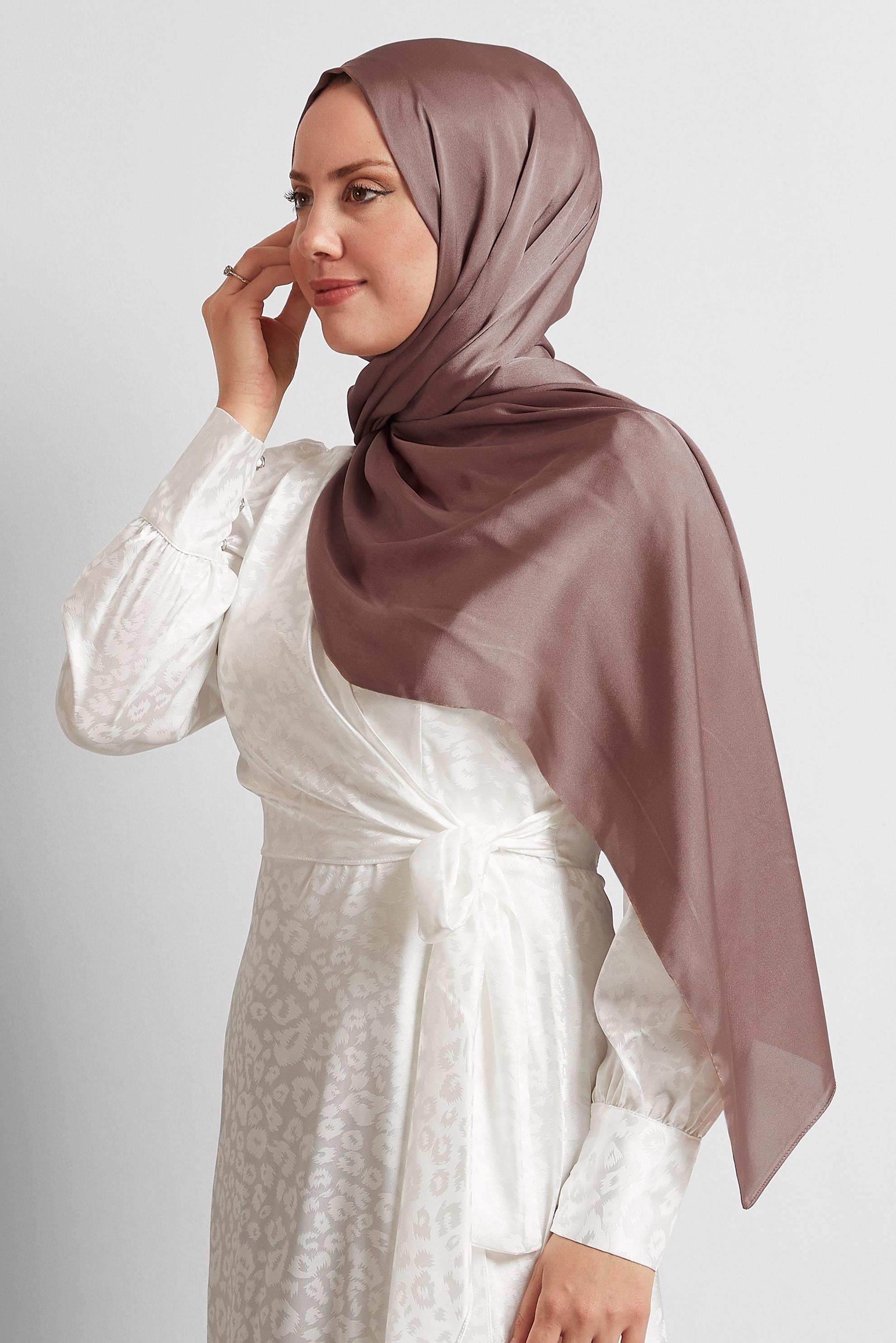 Vêtements hijab VISON CHÂLE EN SATIN ALVINA 8570