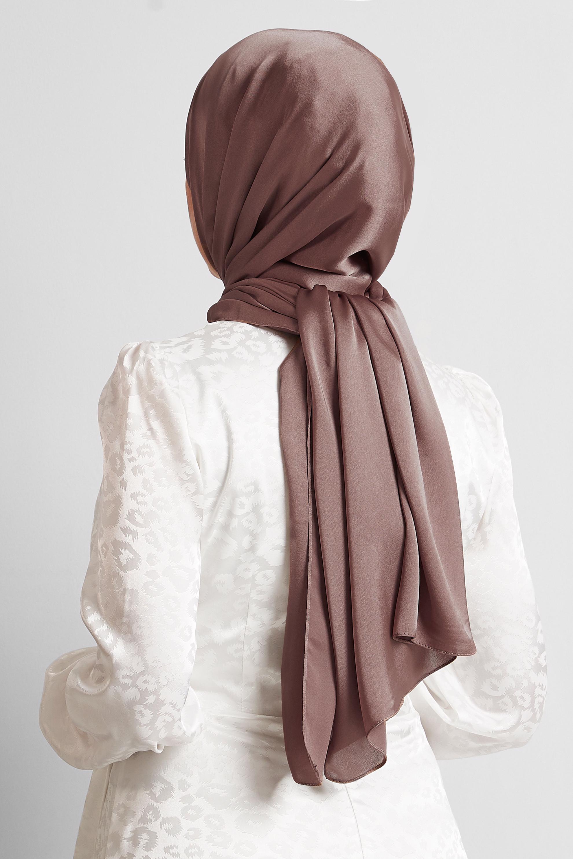 Vêtements hijab VISON CHÂLE EN SATIN ALVINA 8570