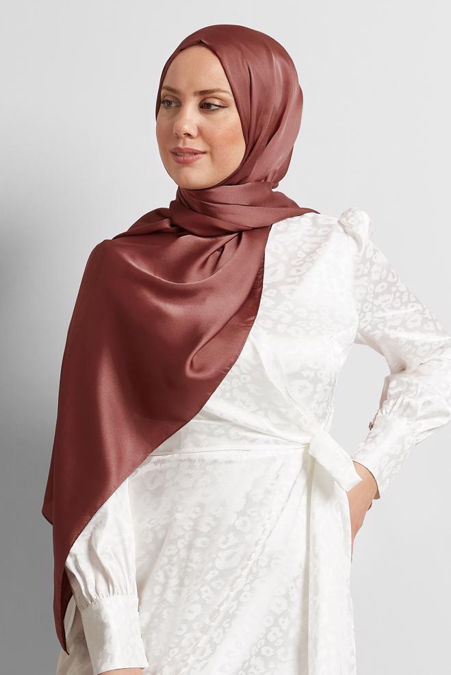 Vêtements hijab BRUN CHÂLE EN SATIN ALVINA 8570 - ALVİNA