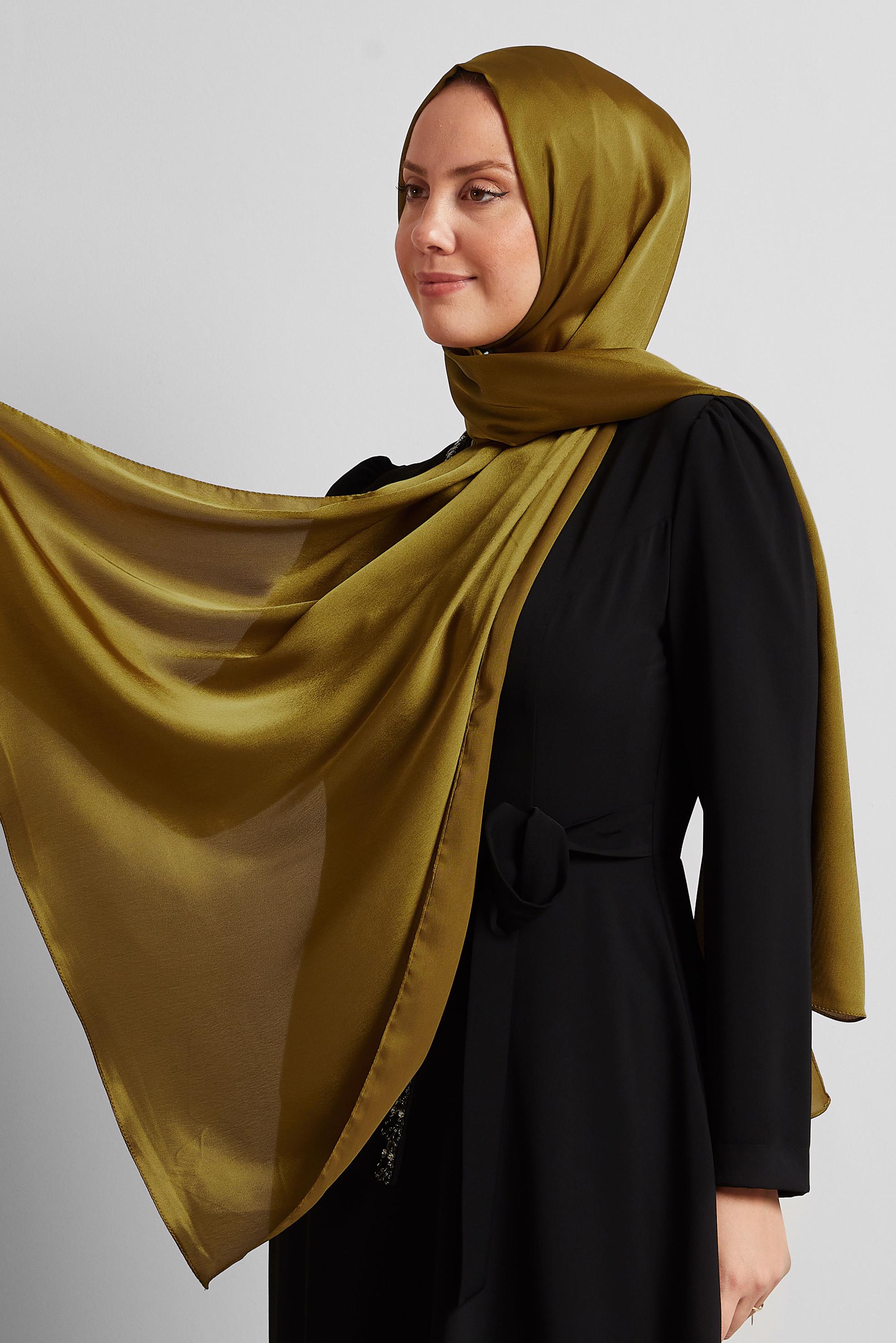 Vêtements hijab VERT CHÂLE EN SATIN ALVINA 8570