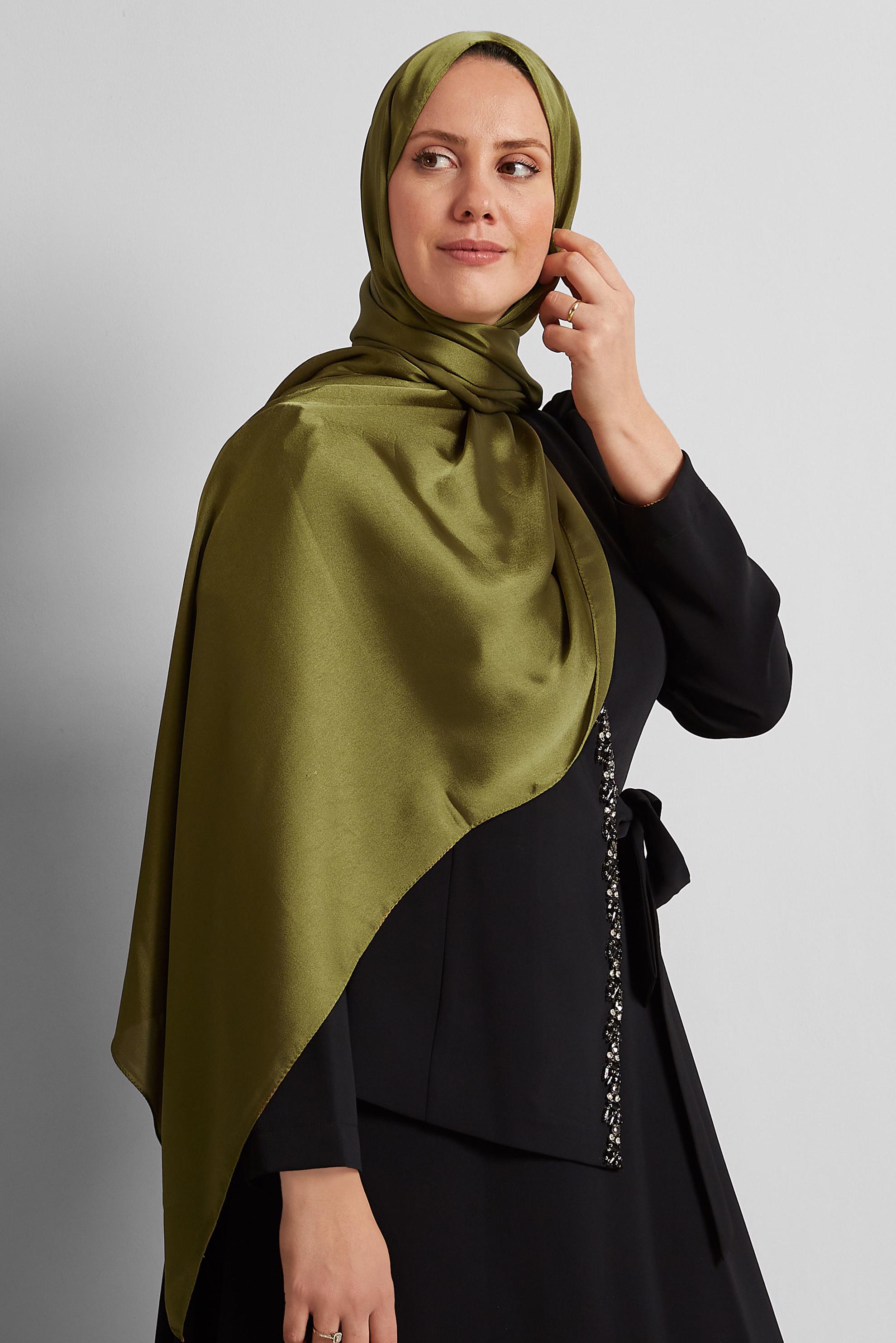 Vêtements hijab VERT CHÂLE EN SATIN ALVINA 8570