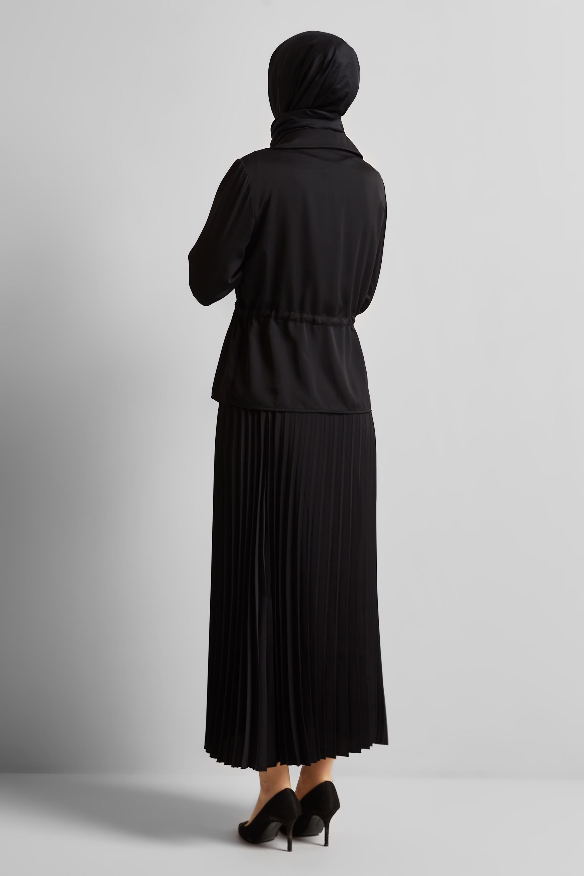 Tesettür giyim SİYAH PİLİSELİ ETEKLİ SATEN TAKIM 45385