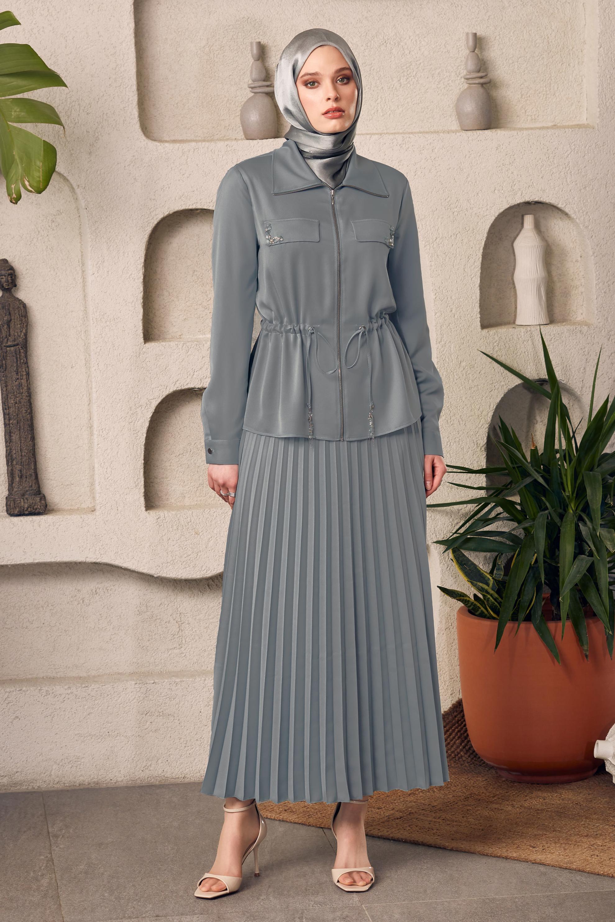 Tesettür giyim GRİ PİLİSELİ ETEKLİ SATEN TAKIM 45385