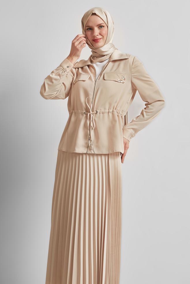 Hijab-Kleidung BEIGE ANZUG AUS SATIN MIT FALTENROCK 45385 - ALVİNA
