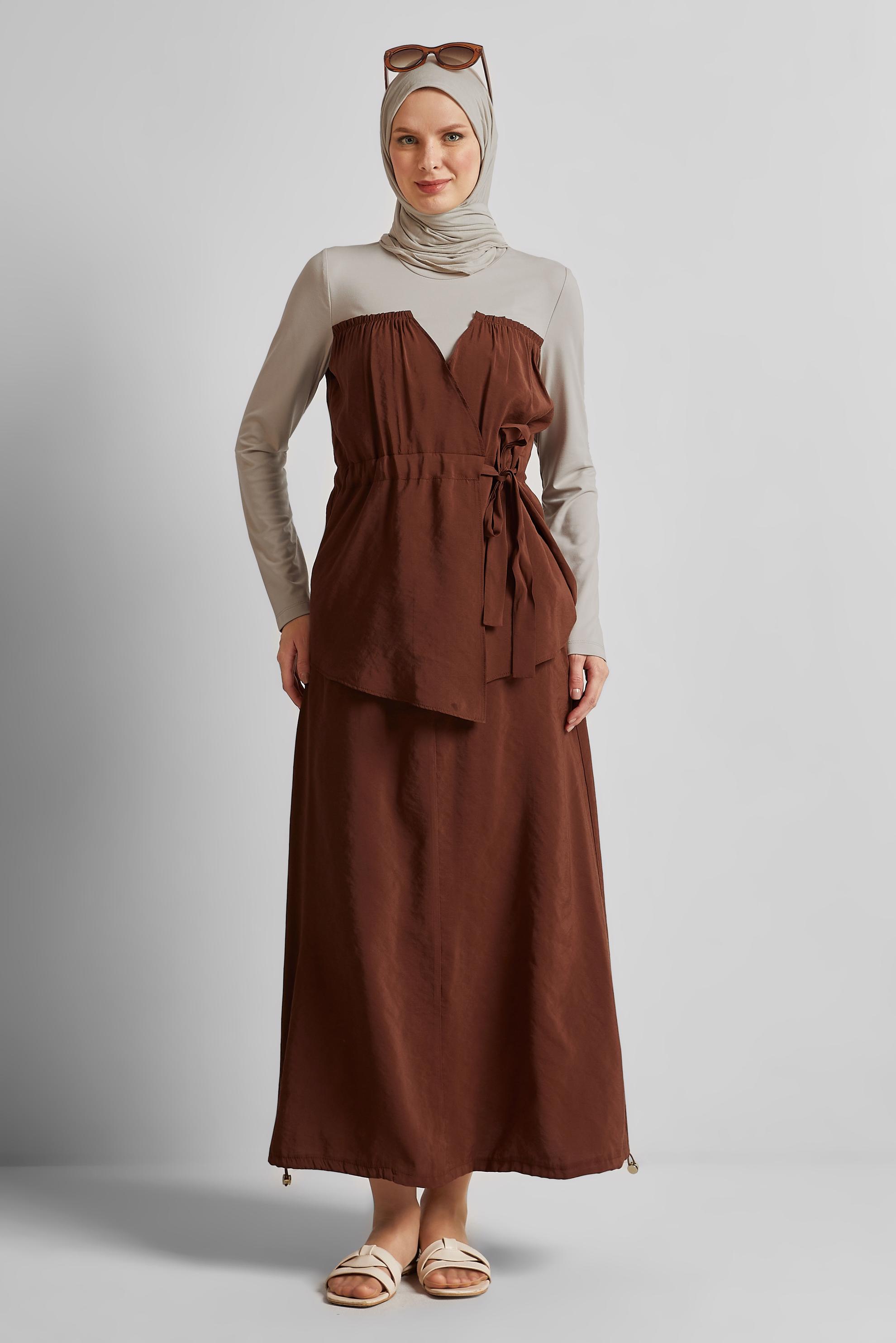 Vêtements hijab BRUN COSTUME À JUPE AVEC DÉTAILS BLOUSON 45565