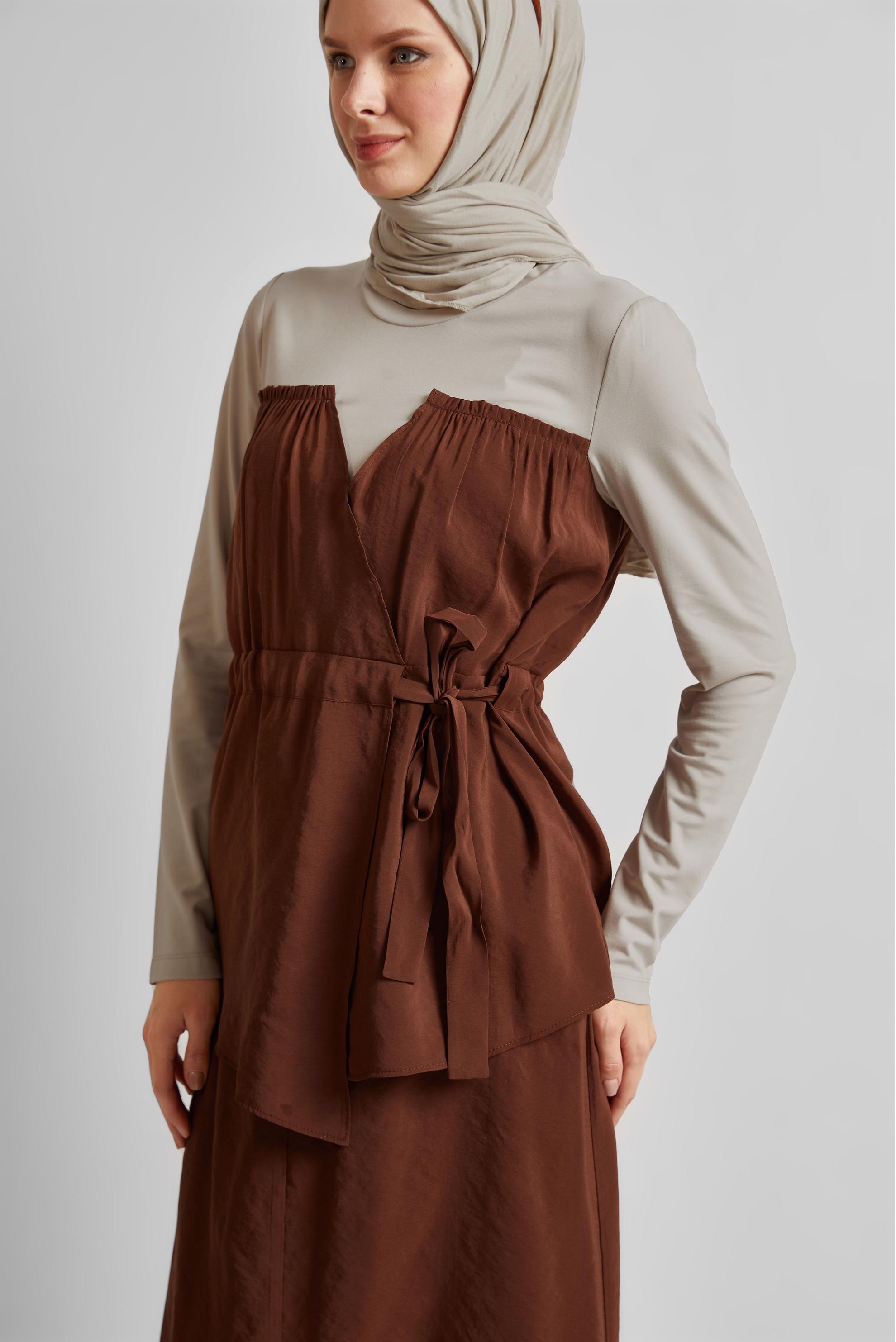Vêtements hijab BRUN COSTUME À JUPE AVEC DÉTAILS BLOUSON 45565