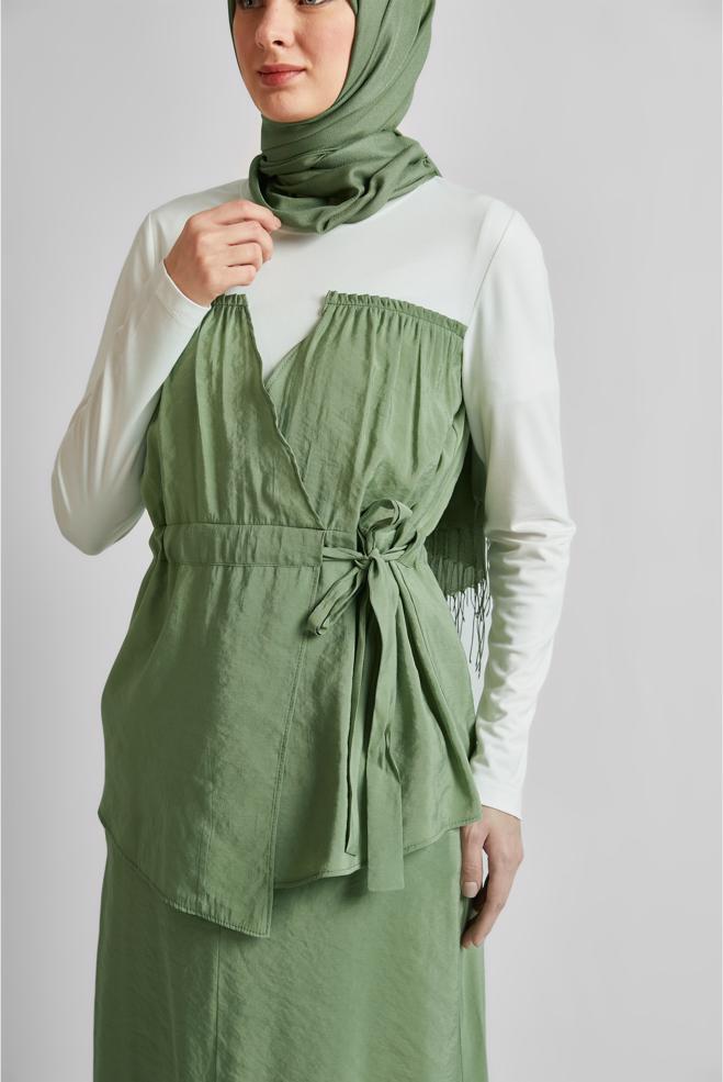 Vêtements hijab VERT COSTUME À JUPE AVEC DÉTAILS BLOUSON 45565 - ALVİNA