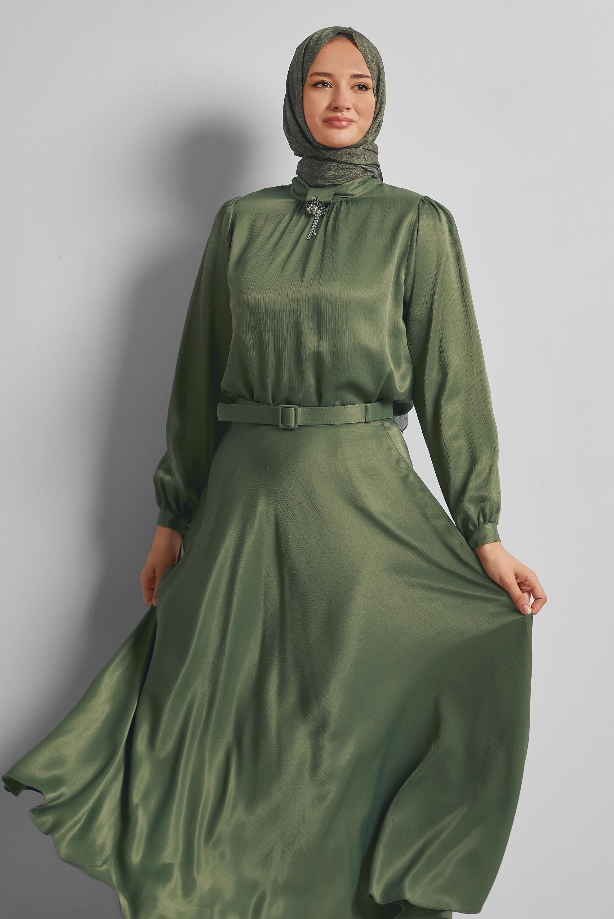 Vêtements hijab KAKI COMBINAISON JUPE CEINTURÉE EN SATIN 45706