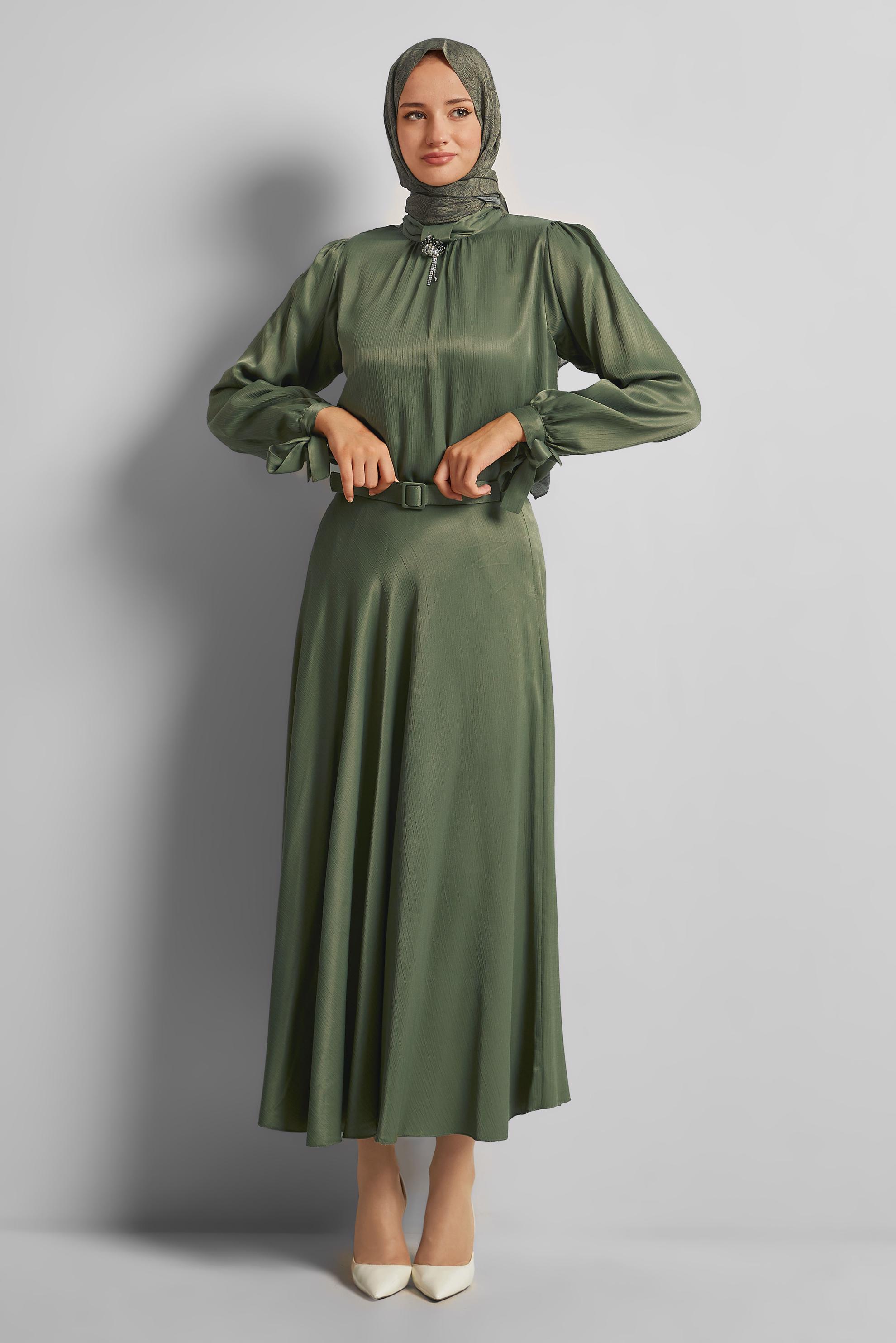 Vêtements hijab KAKI COMBINAISON JUPE CEINTURÉE EN SATIN 45706