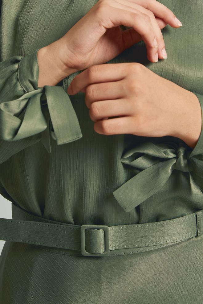 Vêtements hijab KAKI COMBINAISON JUPE CEINTURÉE EN SATIN 45706 - ALVİNA