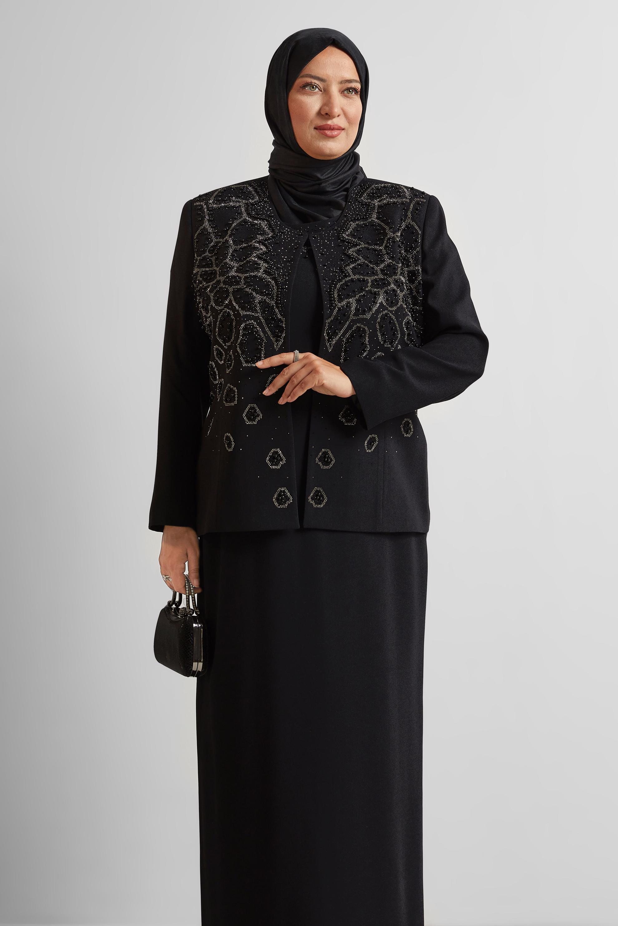 Tesettür giyim SİYAH İŞLEMELİ BÜYÜK BEDEN ELBİSELİ TAKIM 30526