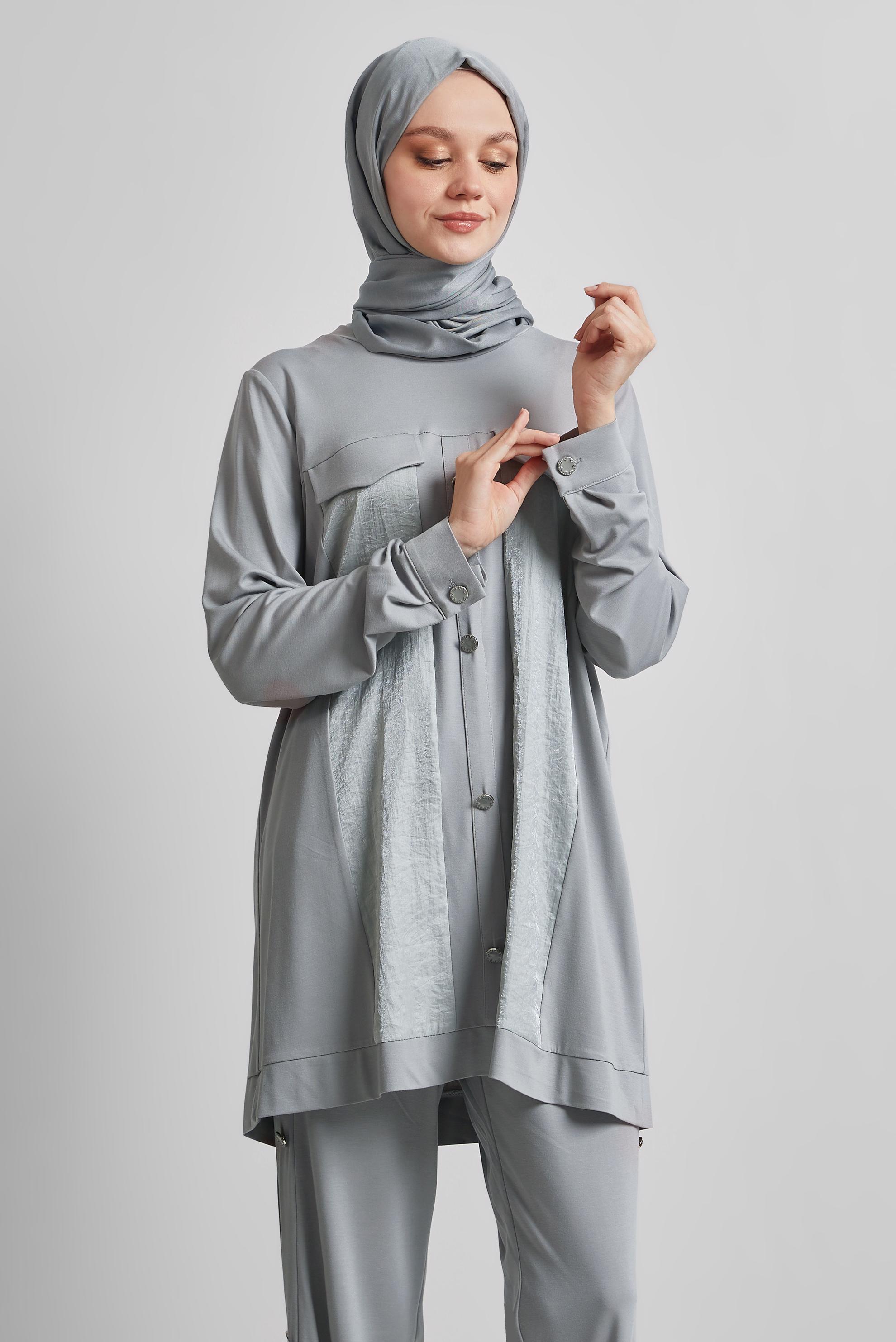 Tesettür giyim GRİ DÜĞME DETAYLI PANTOLONLU TAKIM 20746