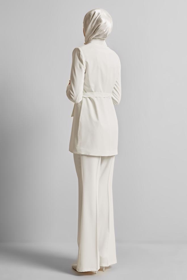 Tesettür giyim BEYAZ KUŞAKLI BROŞLU PANTOLONLU TAKIM 30533 - ALVİNA