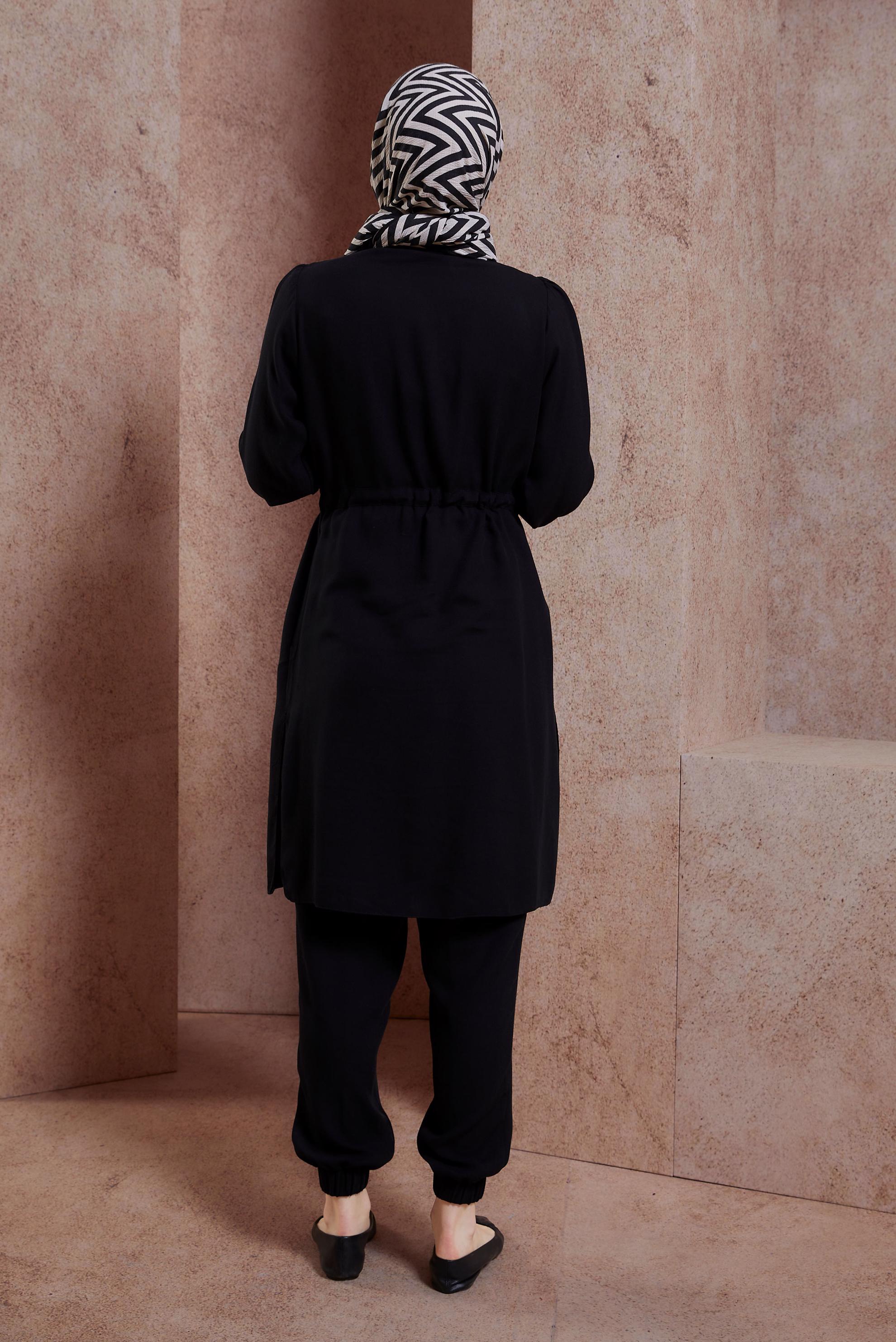 Tesettür giyim SİYAH BELDEN BÜZGÜLÜ PANTOLONLU TAKIM 44414