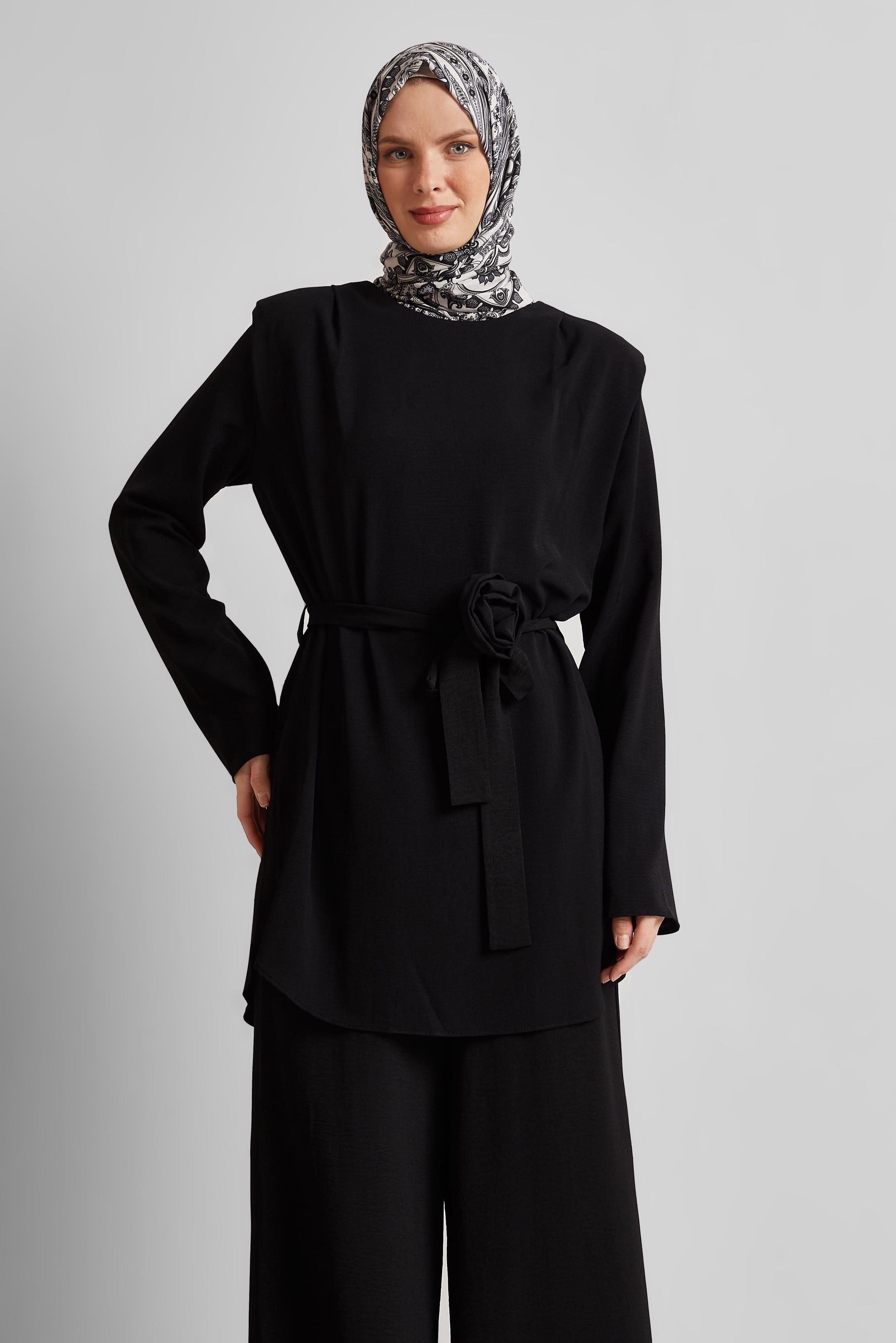 Tesettür giyim SİYAH BROŞ DETAYLI PANTOLONLU TAKIM 44758