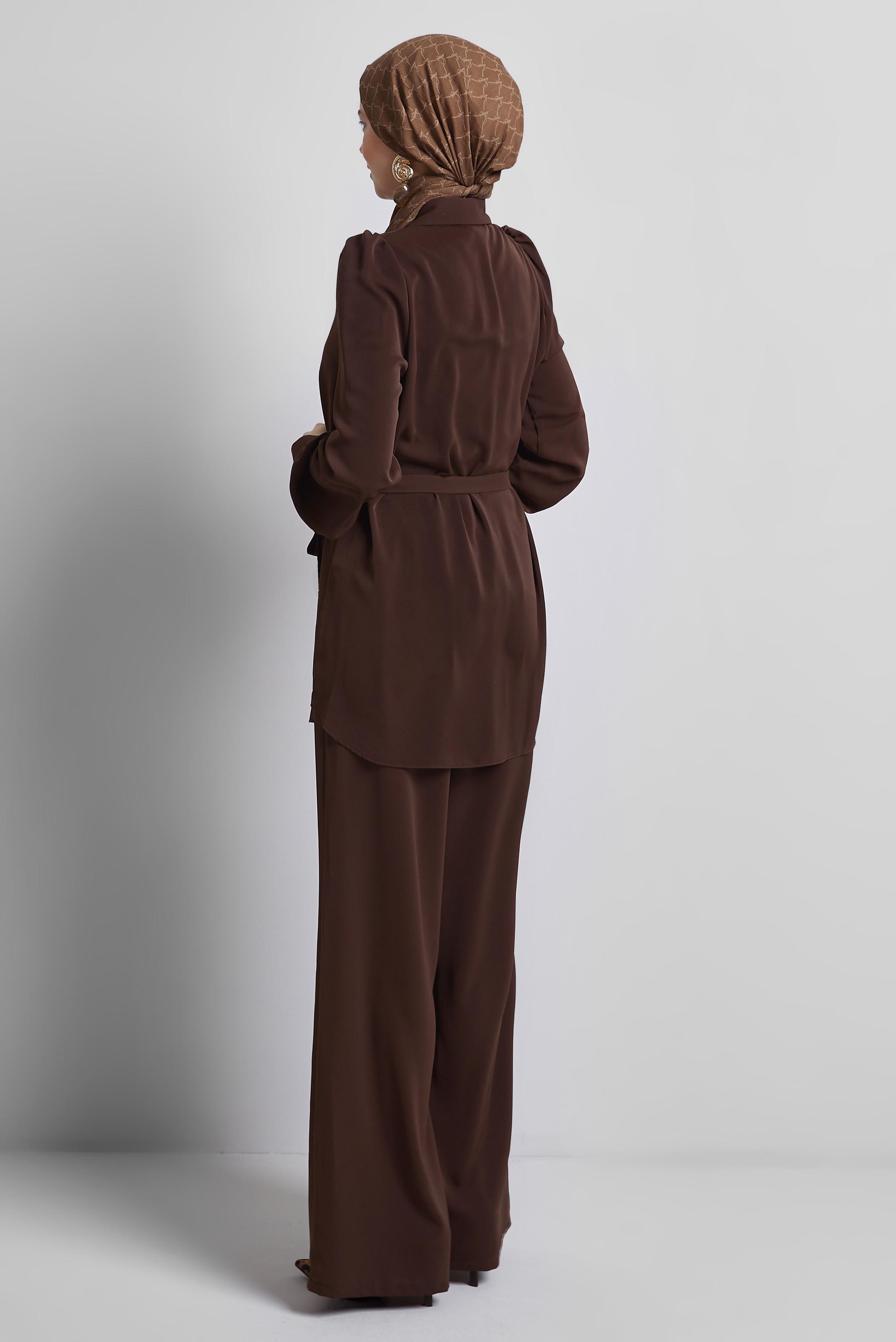 Tesettür giyim KAHVE BAĞLAMA DETAYLI PANTOLONLU TAKIM 45370