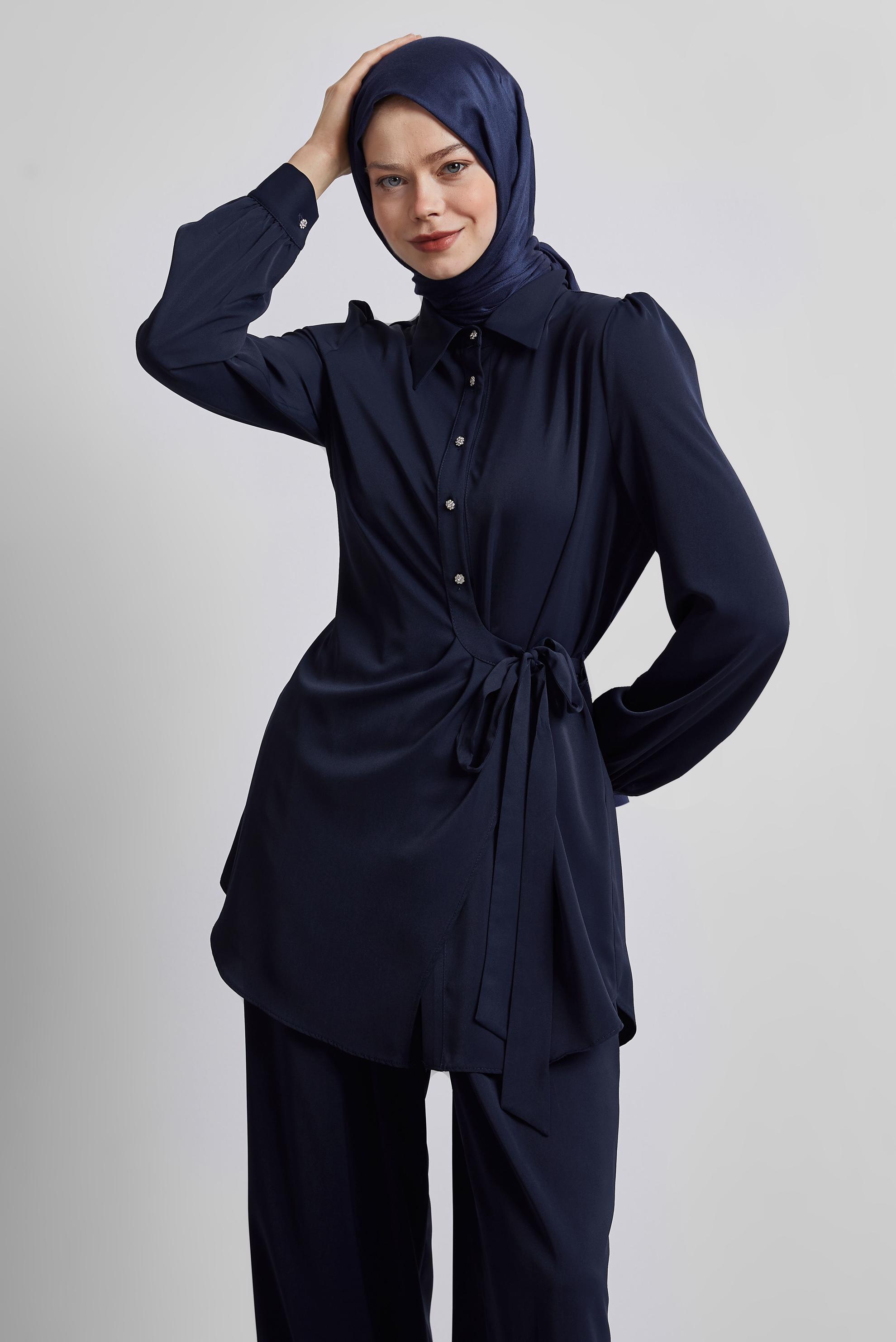 Tesettür giyim LACİVERT BAĞLAMA DETAYLI PANTOLONLU TAKIM 45370