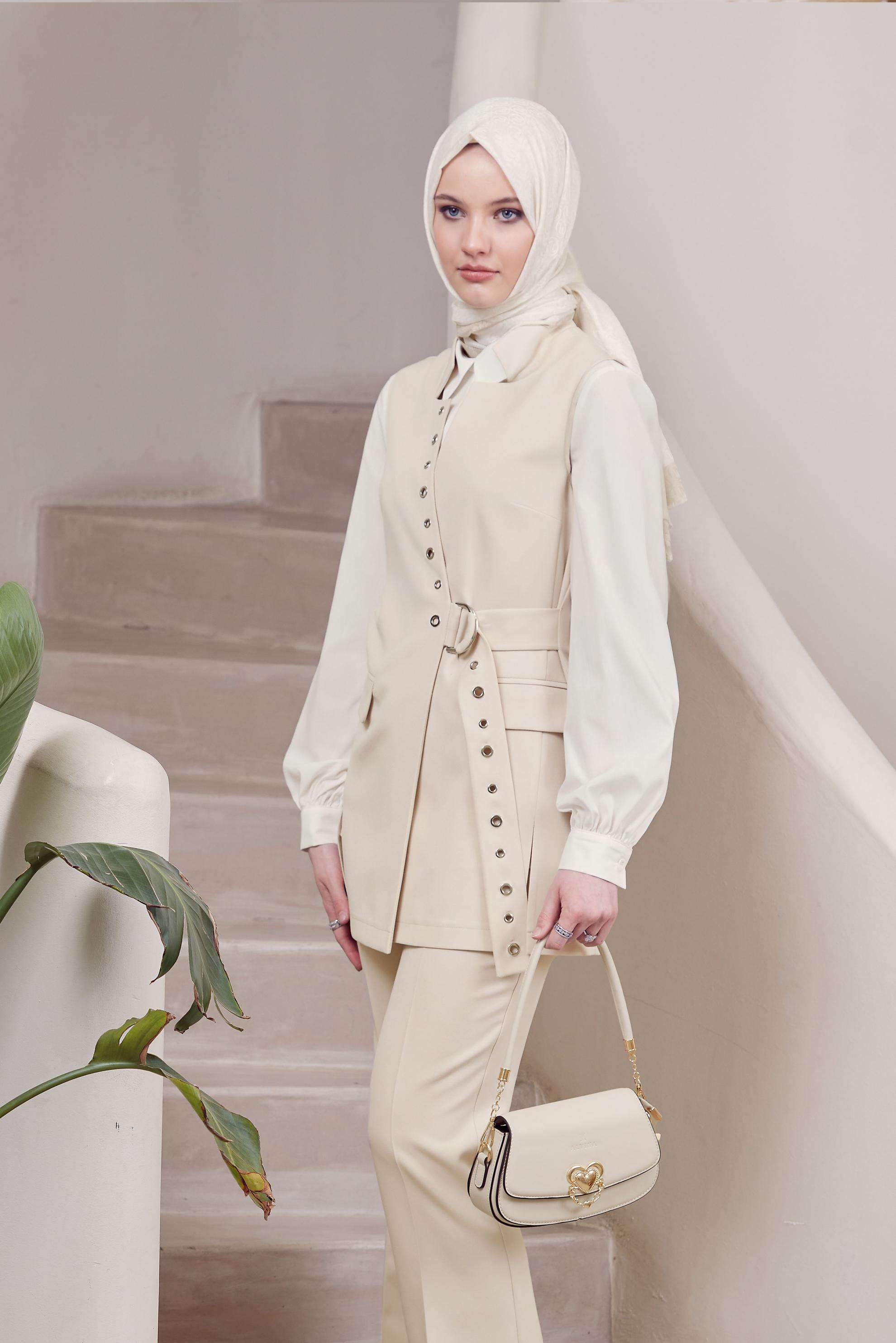 Tesettür giyim EKRU KEMERLİ YELEKLİ PANTOLONLU TAKIM 45383