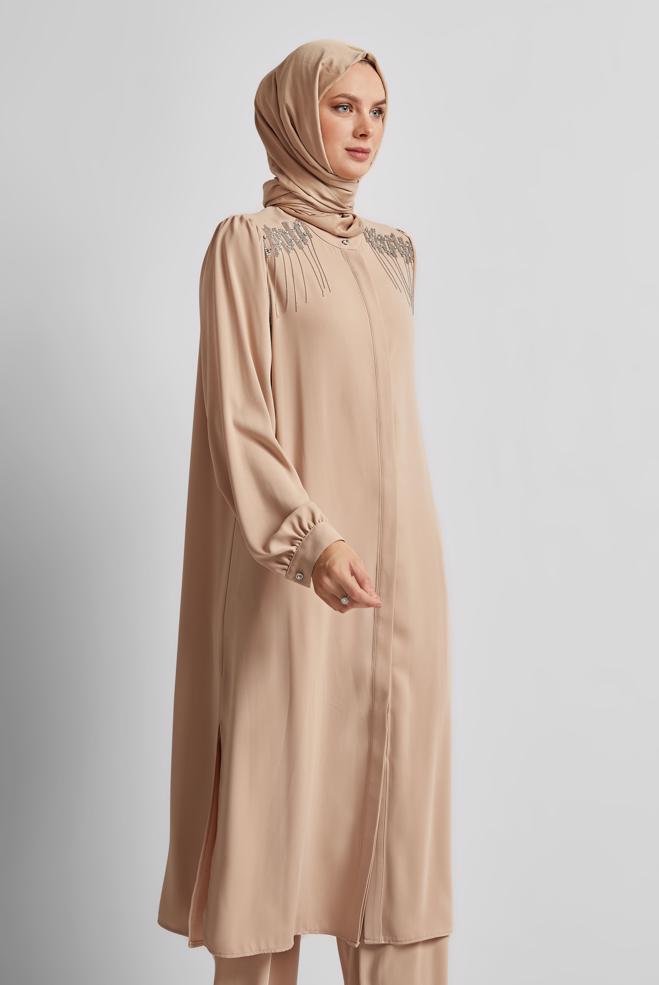 Tesettür giyim PUDRA TAŞ DETAYLI PANTOLONLU TAKIM 45455 - ALVİNA