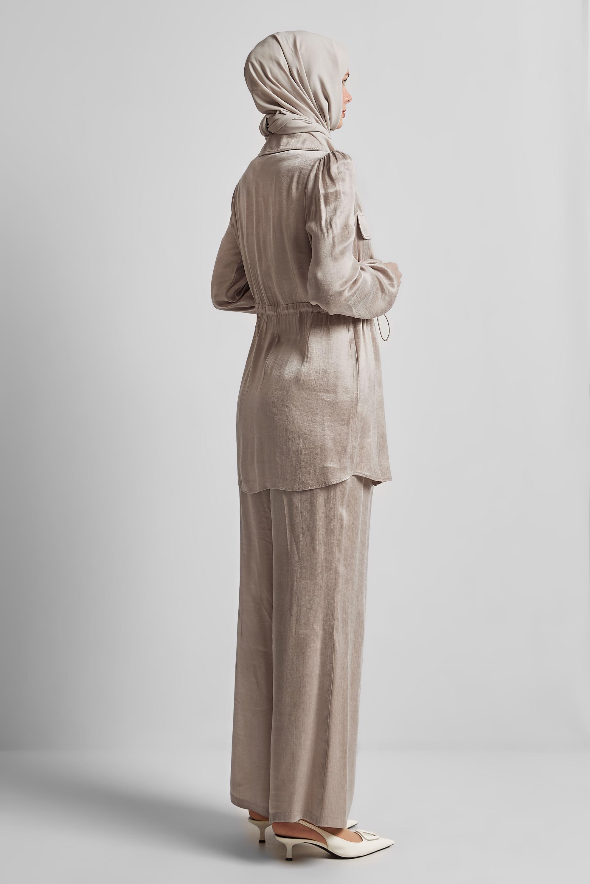 Tesettür giyim BEJ BELDEN BÜZGÜLÜ PANTOLONLU TAKIM 45482