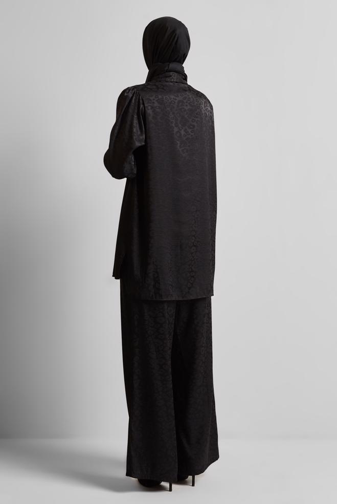 Vêtements hijab NOIR COSTUME PANTALON EN SATIN JACQUARD 45580 - ALVİNA