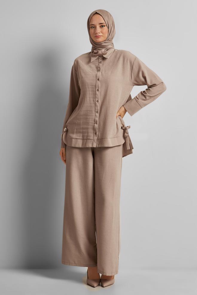 Tesettür giyim BEJ BAĞLAMA DETAYLI PANTOLONLU TAKIM 45775 - ALVİNA