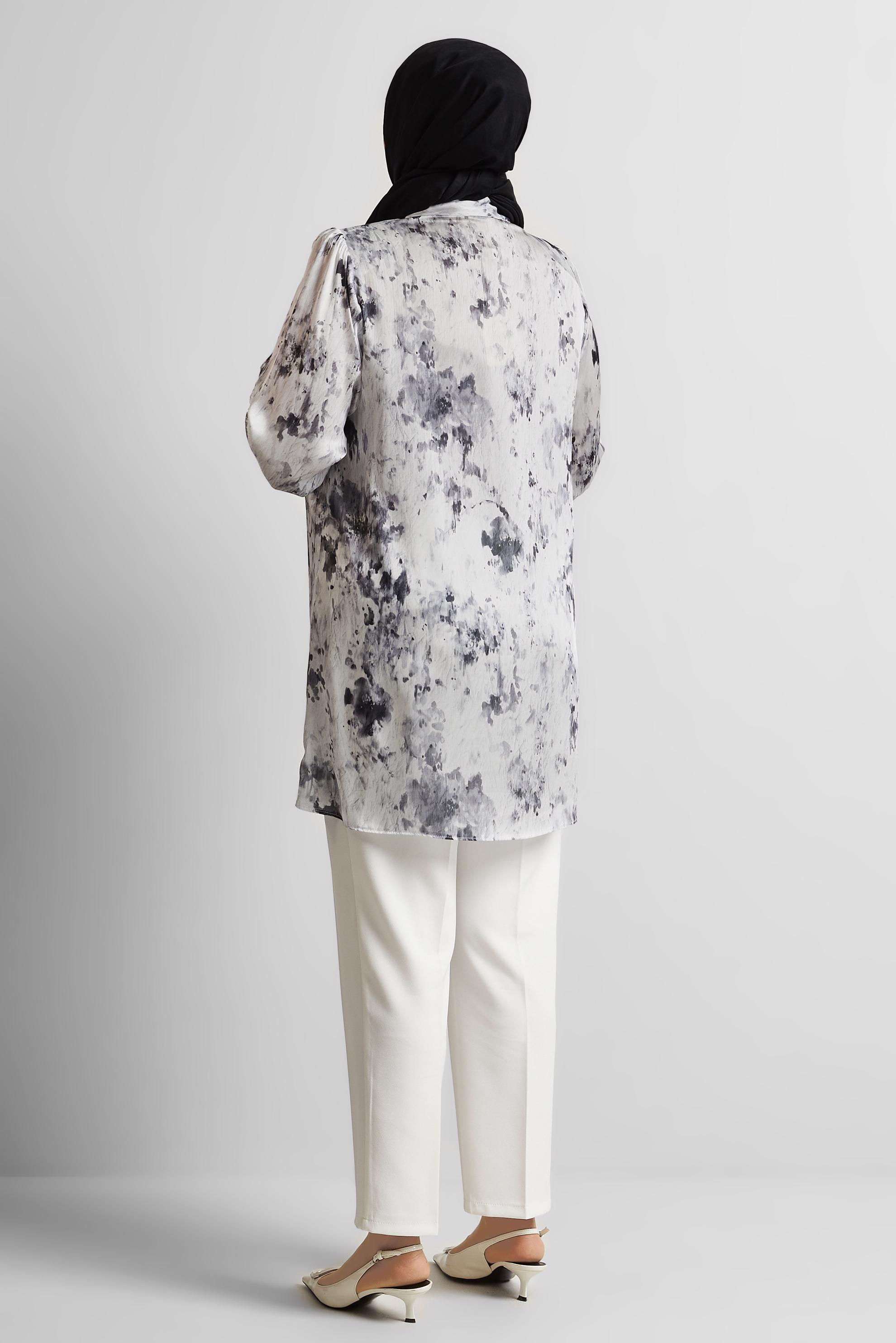 Vêtements hijab NOIR TUNIQUE EN SATIN À MOTIFS 20708