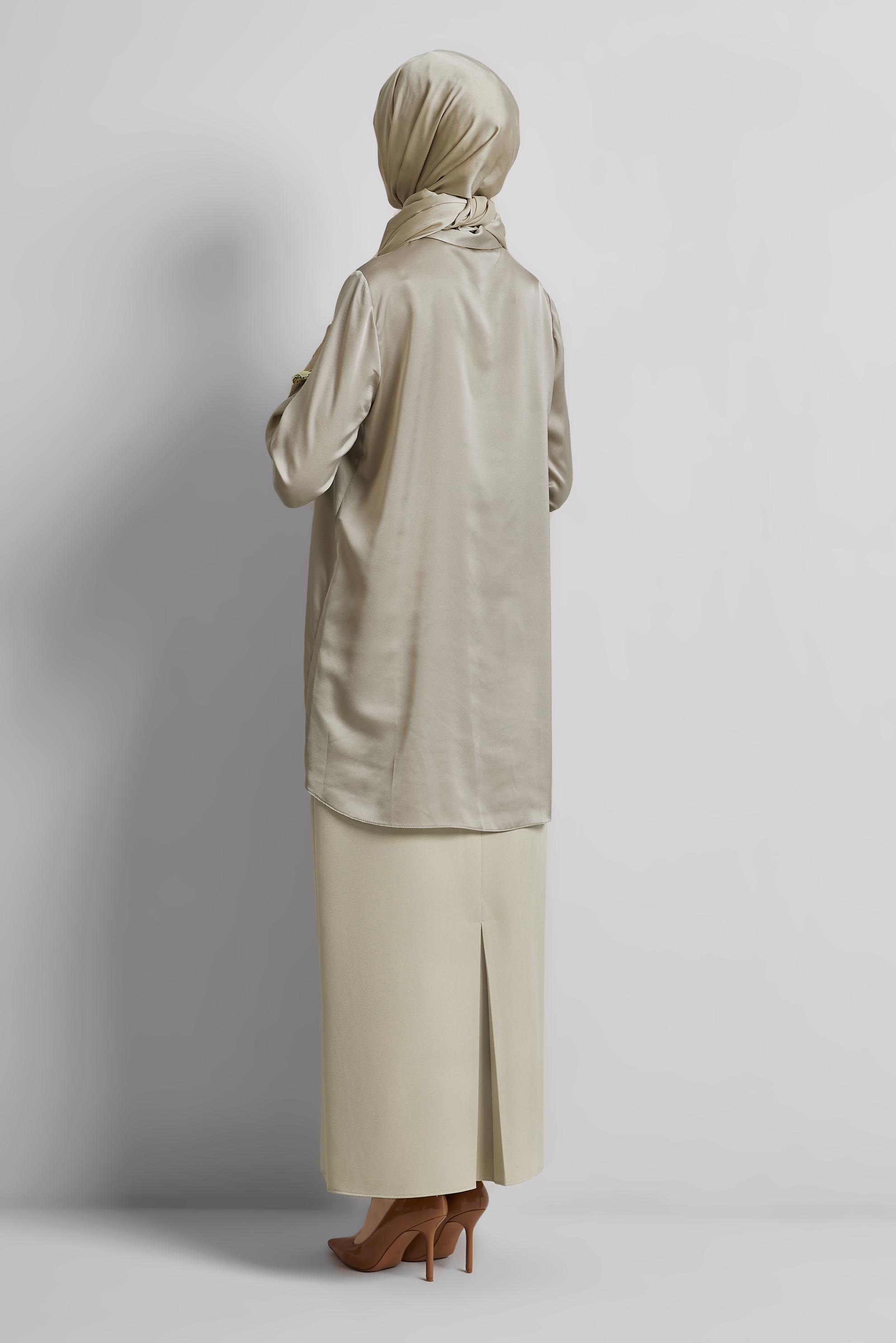 Tesettür giyim BEJ ASİMETRİK KESİM SATEN TUNİK 44615