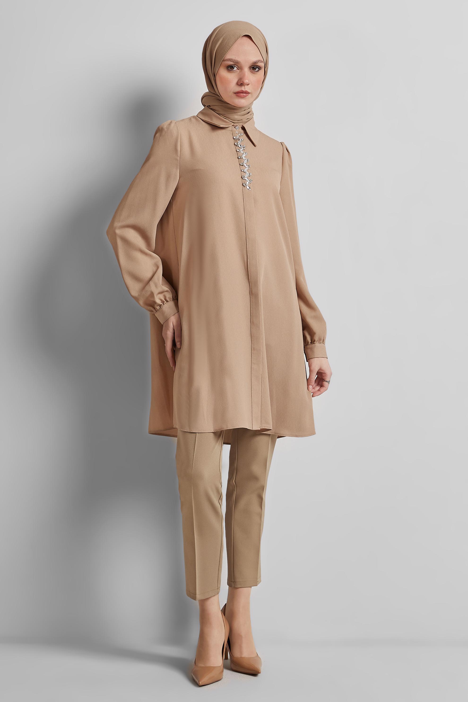 Tesettür giyim BEJ TAŞ DETAYLI TUNİK 44666