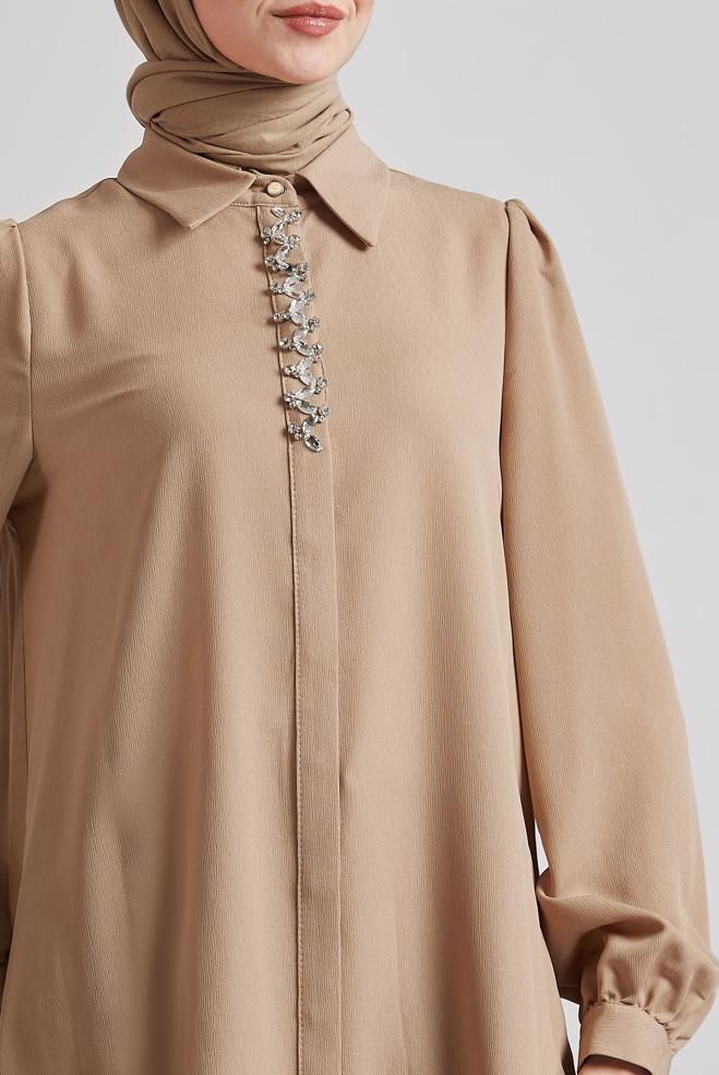 Tesettür giyim BEJ TAŞ DETAYLI TUNİK 44666 - ALVİNA