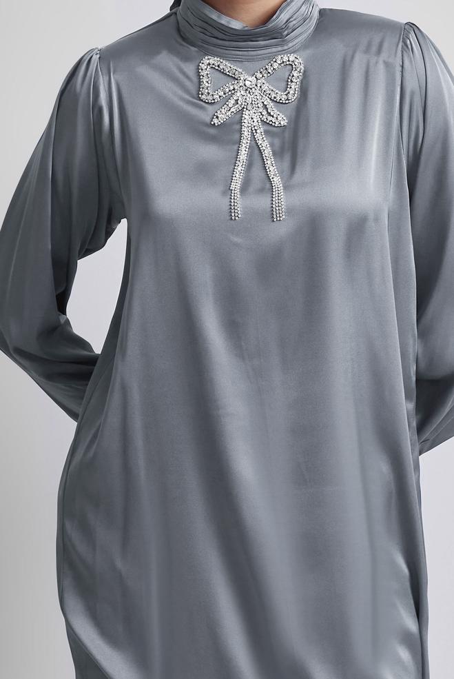Vêtements hijab GRIS TUNIQUE BRODÉE DE PIERRES PRÉCIEUSES 44685 - ALVİNA