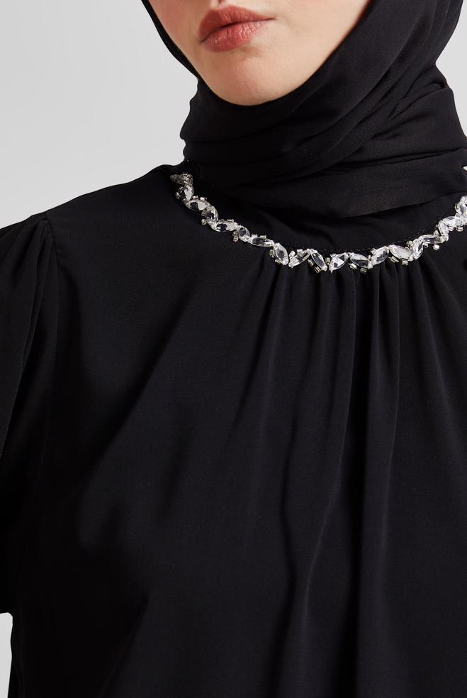 Tesettür giyim SİYAH TAŞ DETAYLI TUNİK 44687 - ALVİNA